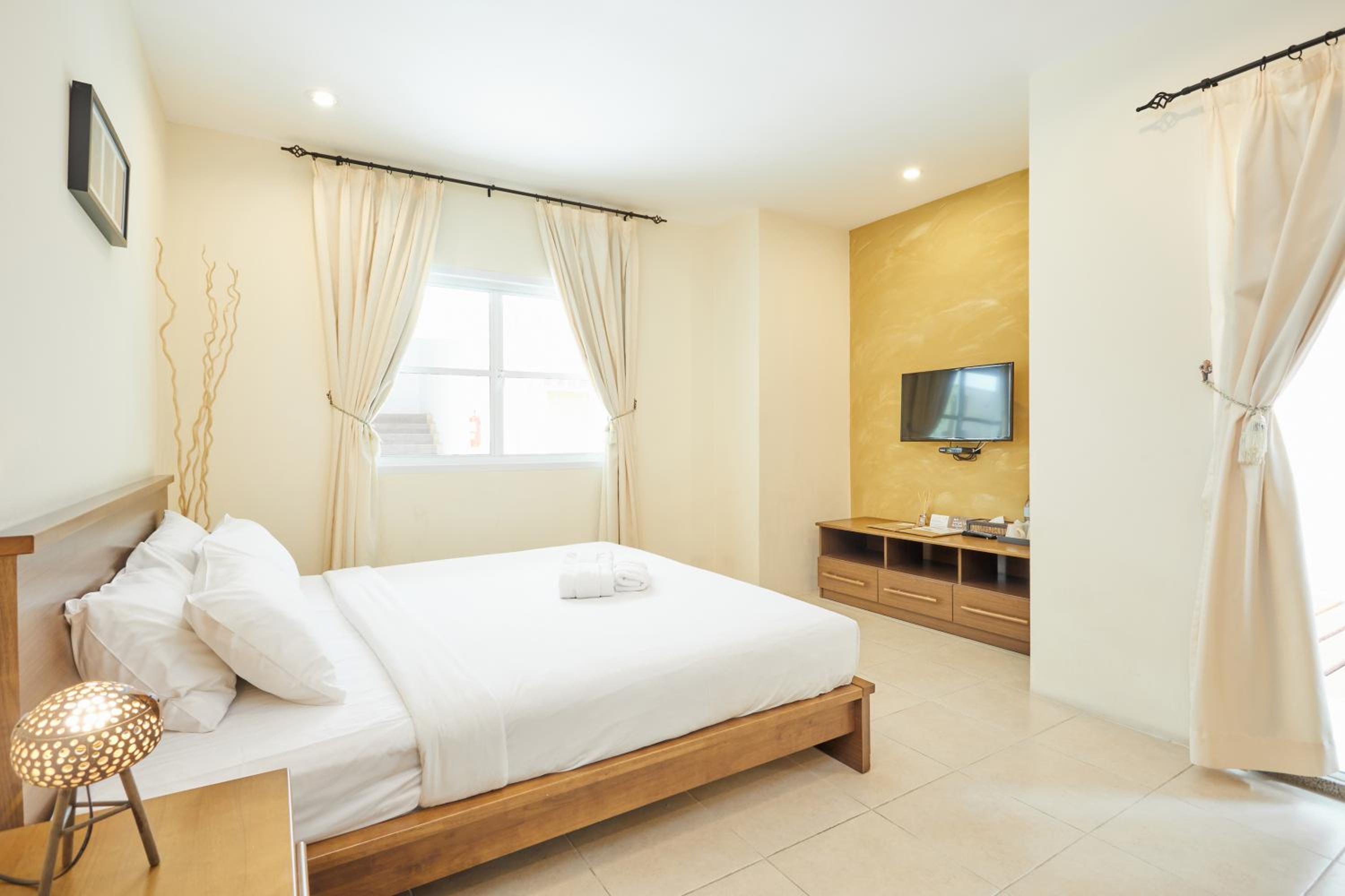 Two-Bedroom Family Villa - Photo 11