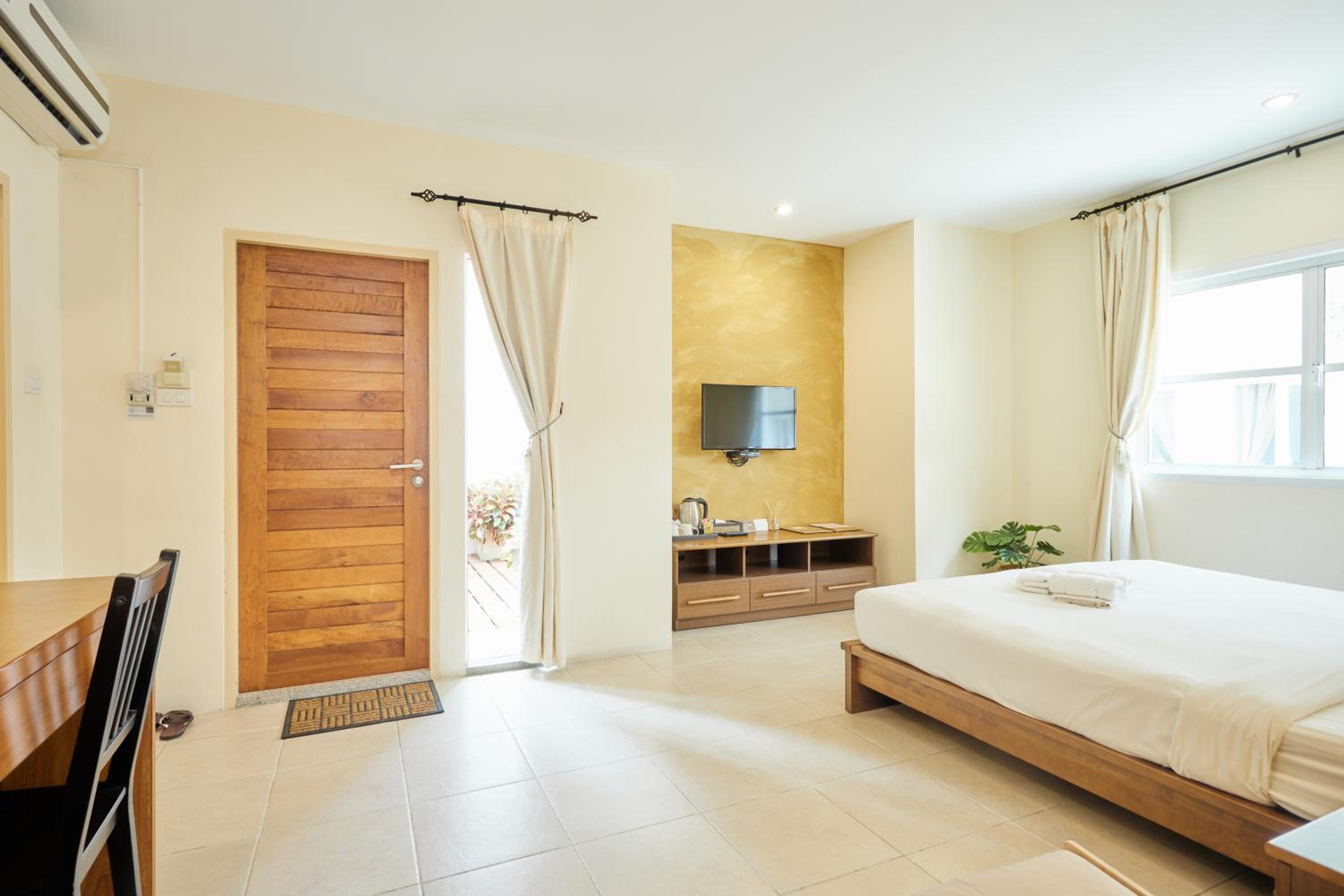 Two-Bedroom Family Villa - Photo 7
