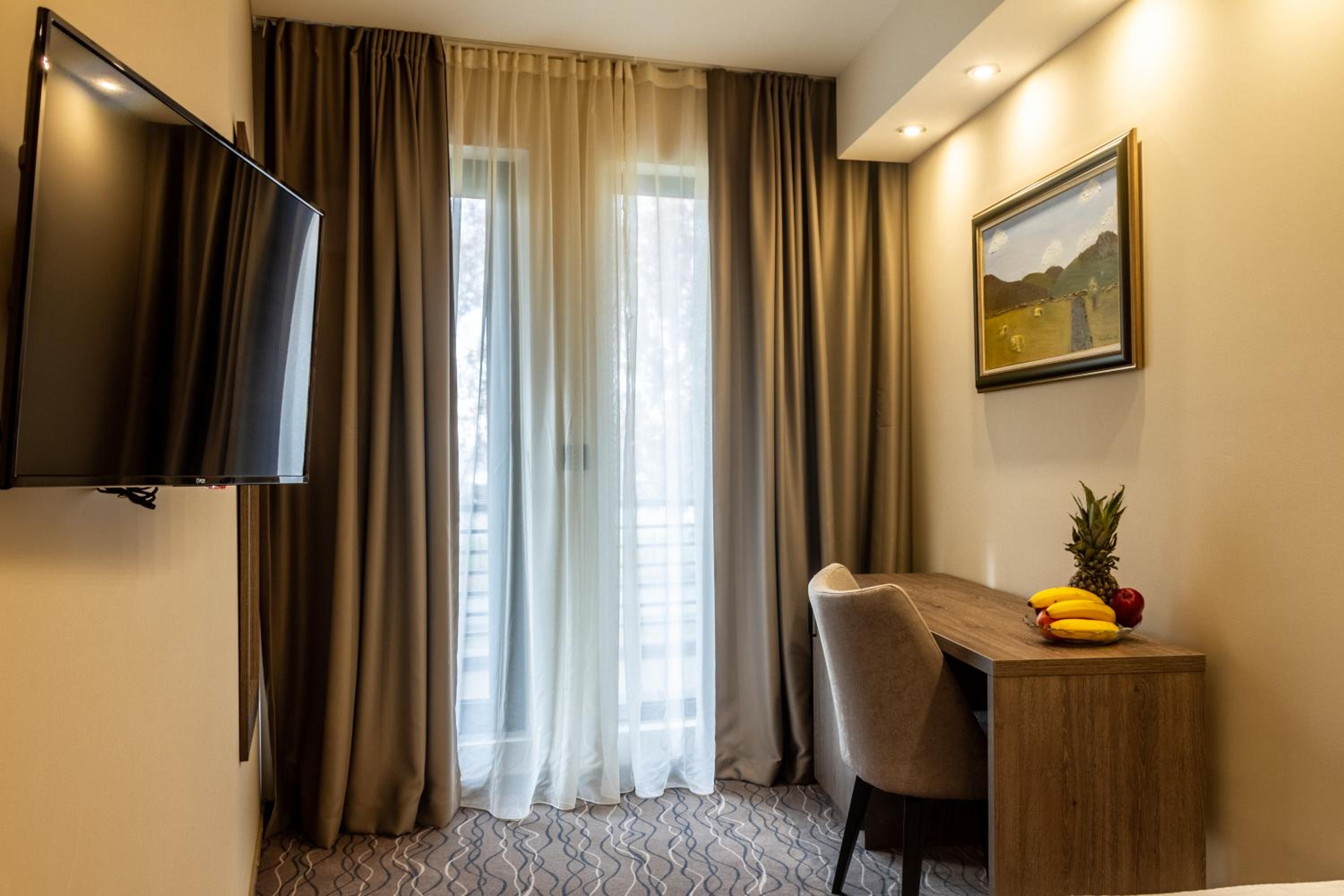 Deluxe Single Room with Balcony photo 1