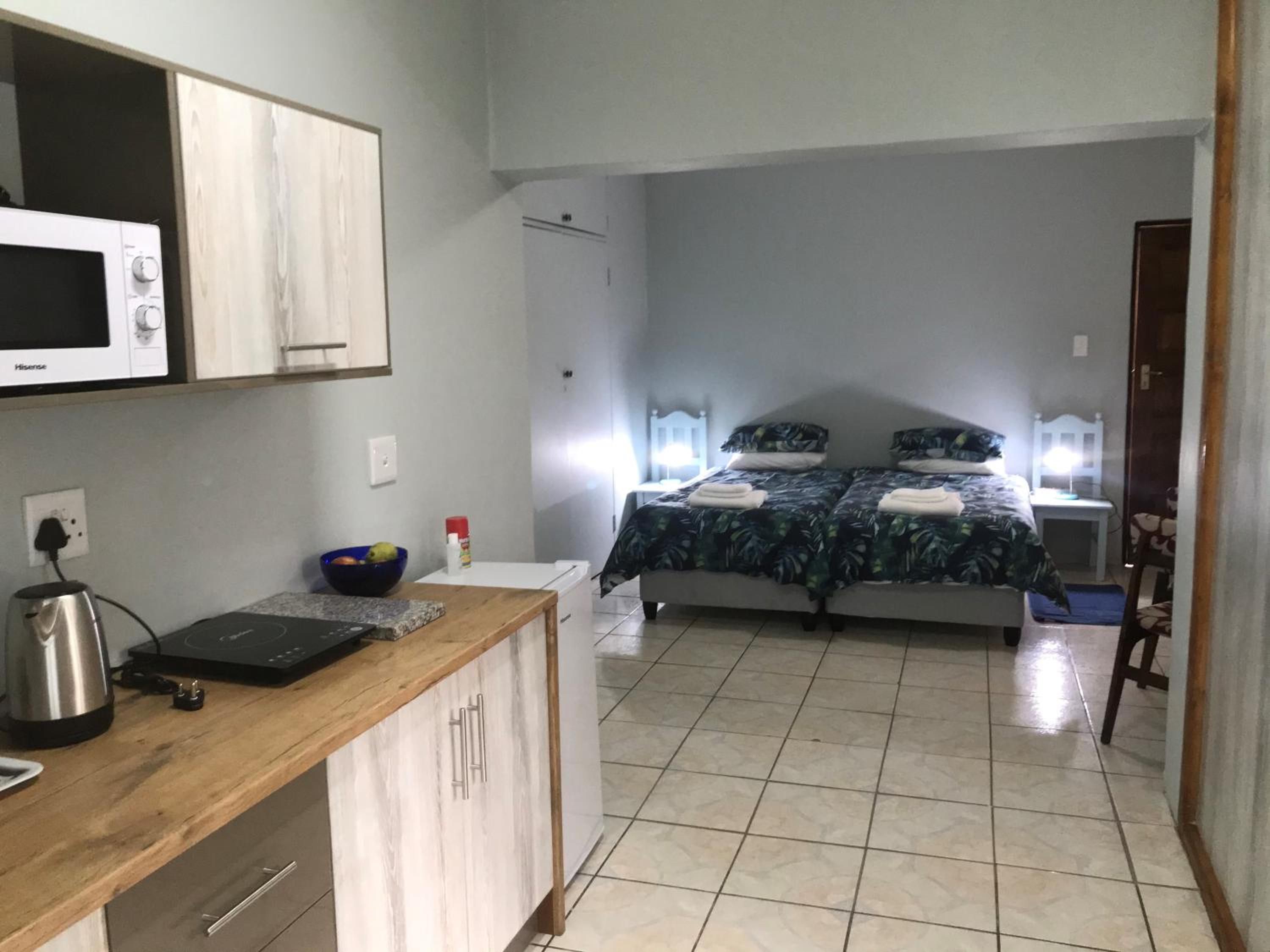One-Bedroom Apartment - Photo 6