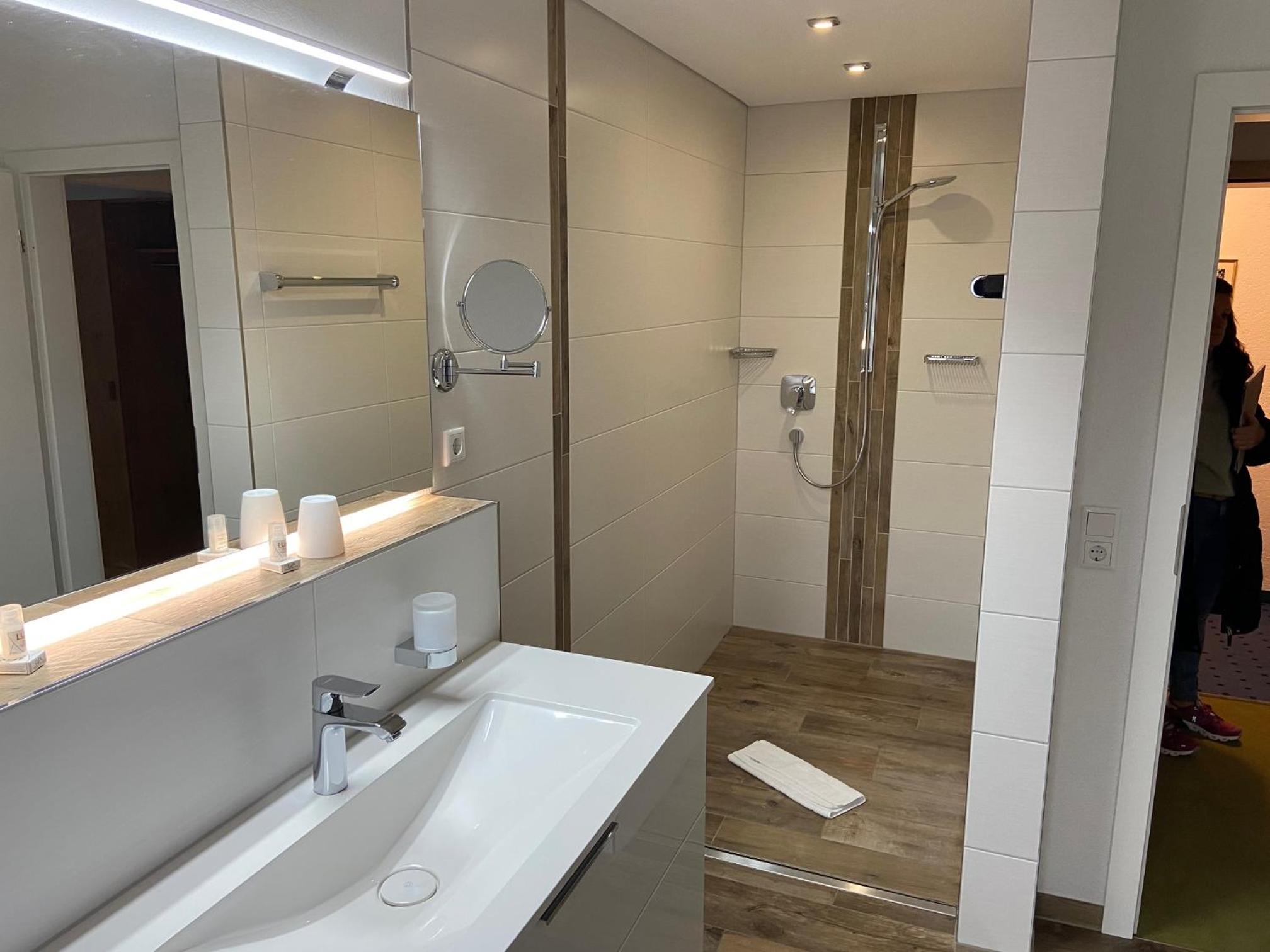 Large Double Room photo 2