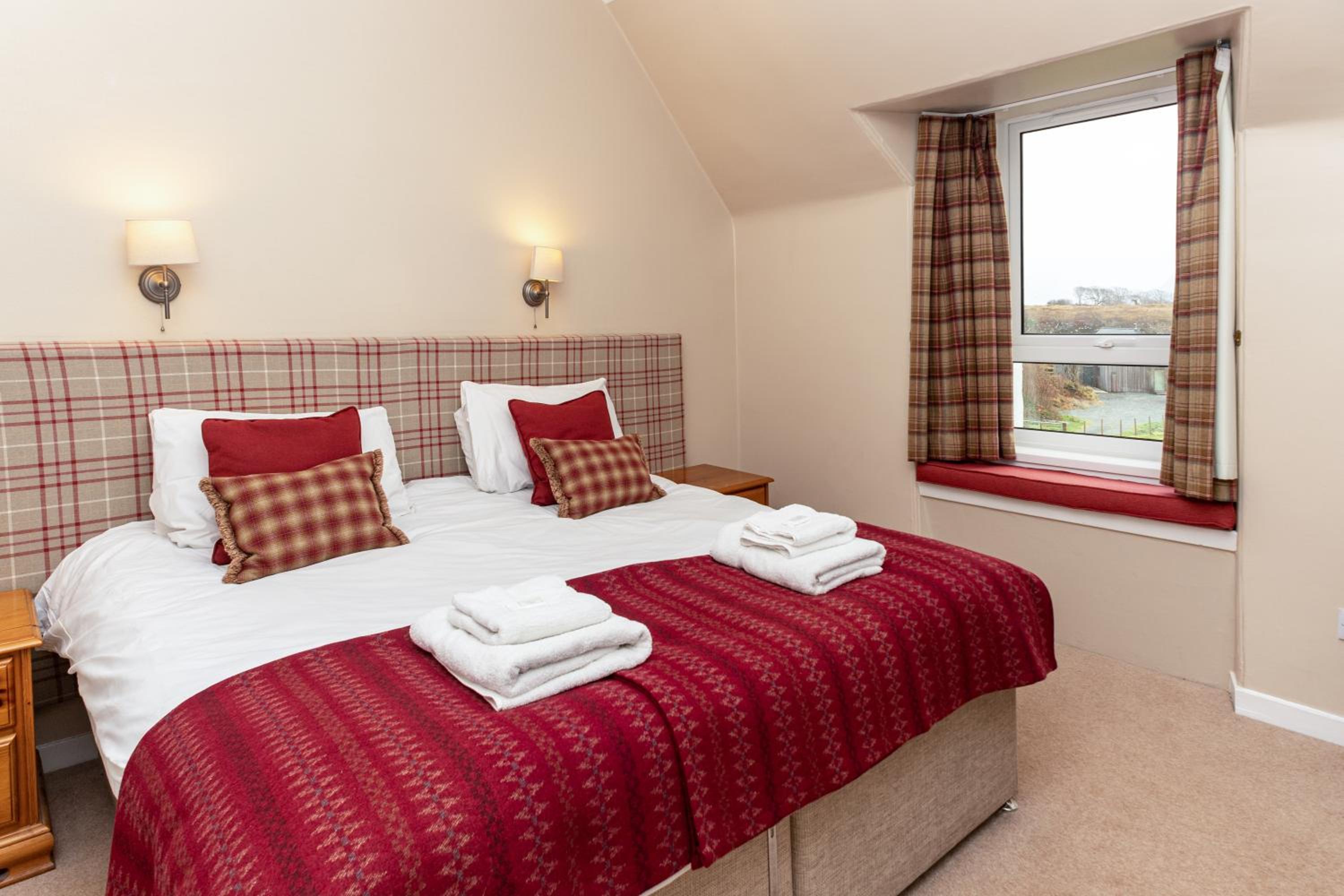 Deluxe Double or Twin Room with Sea View - Photo 1