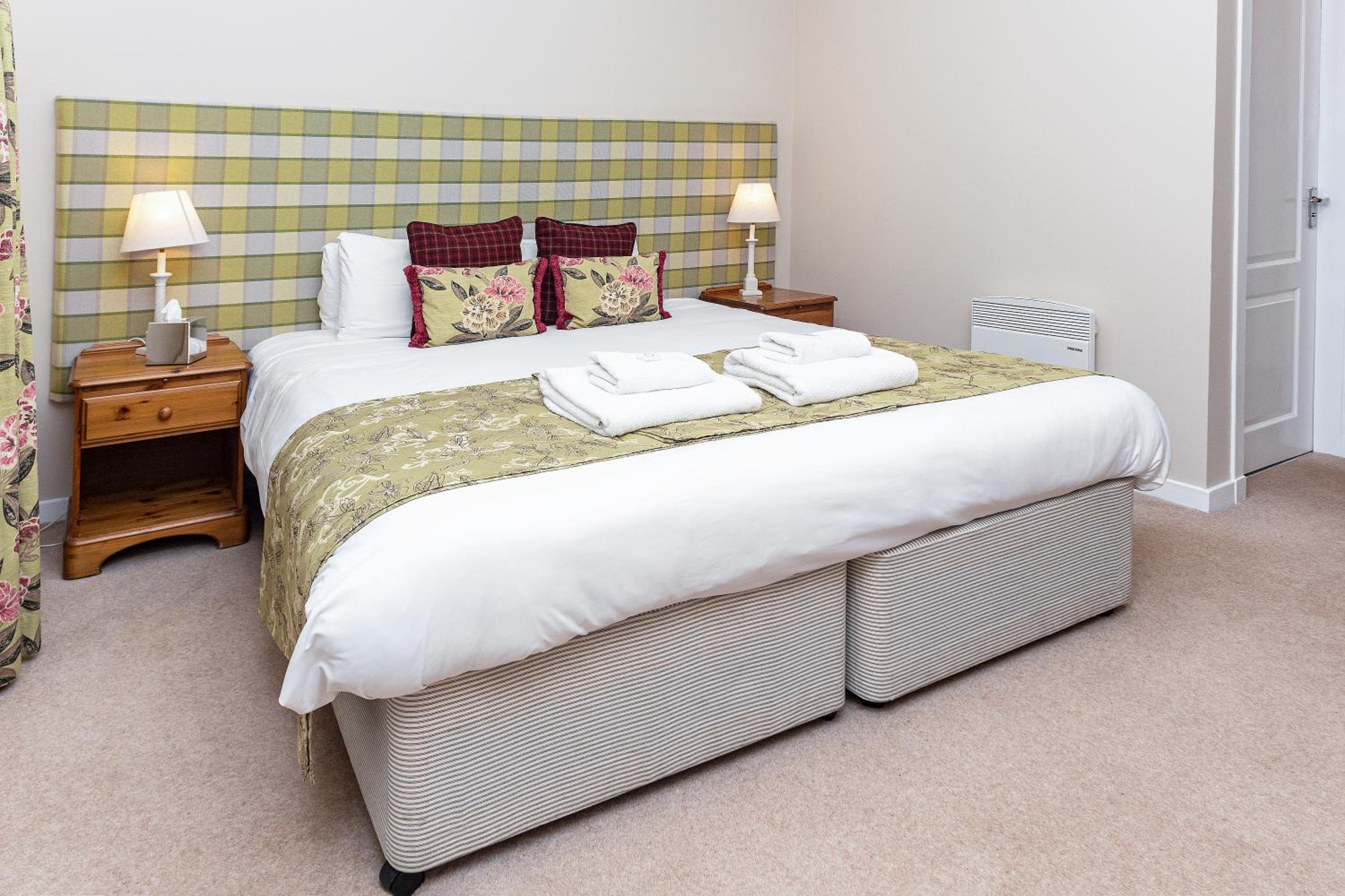 Standard Double or Twin Room - Photo 2