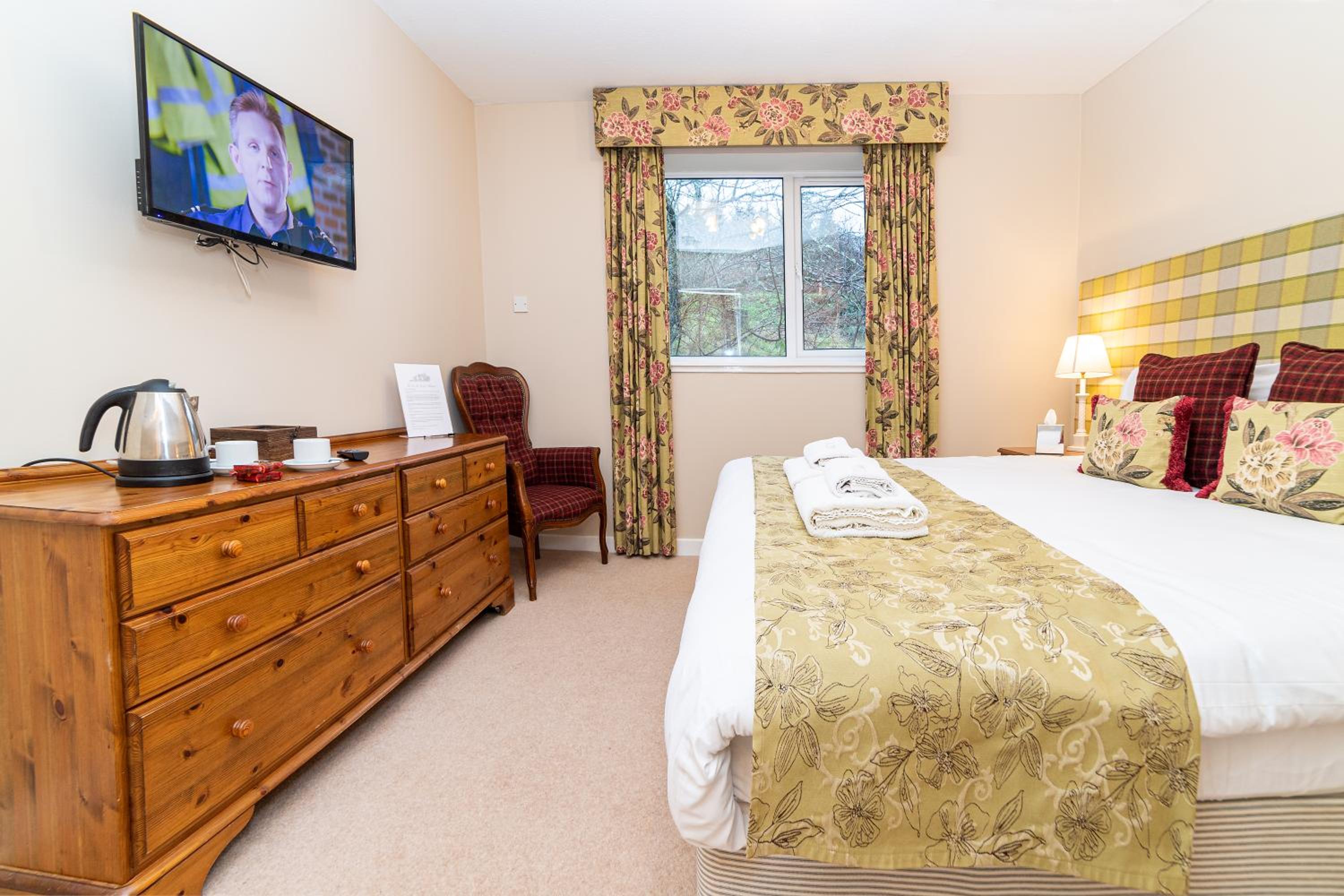 Standard Double or Twin Room - Photo 3