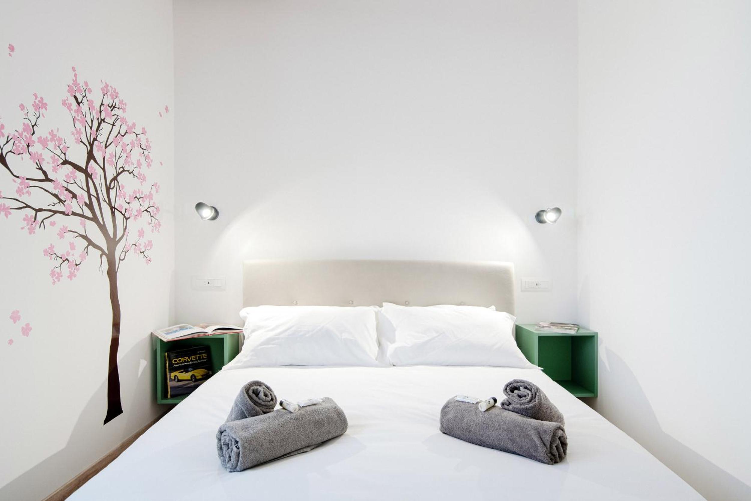 Deluxe King Room photo 1
