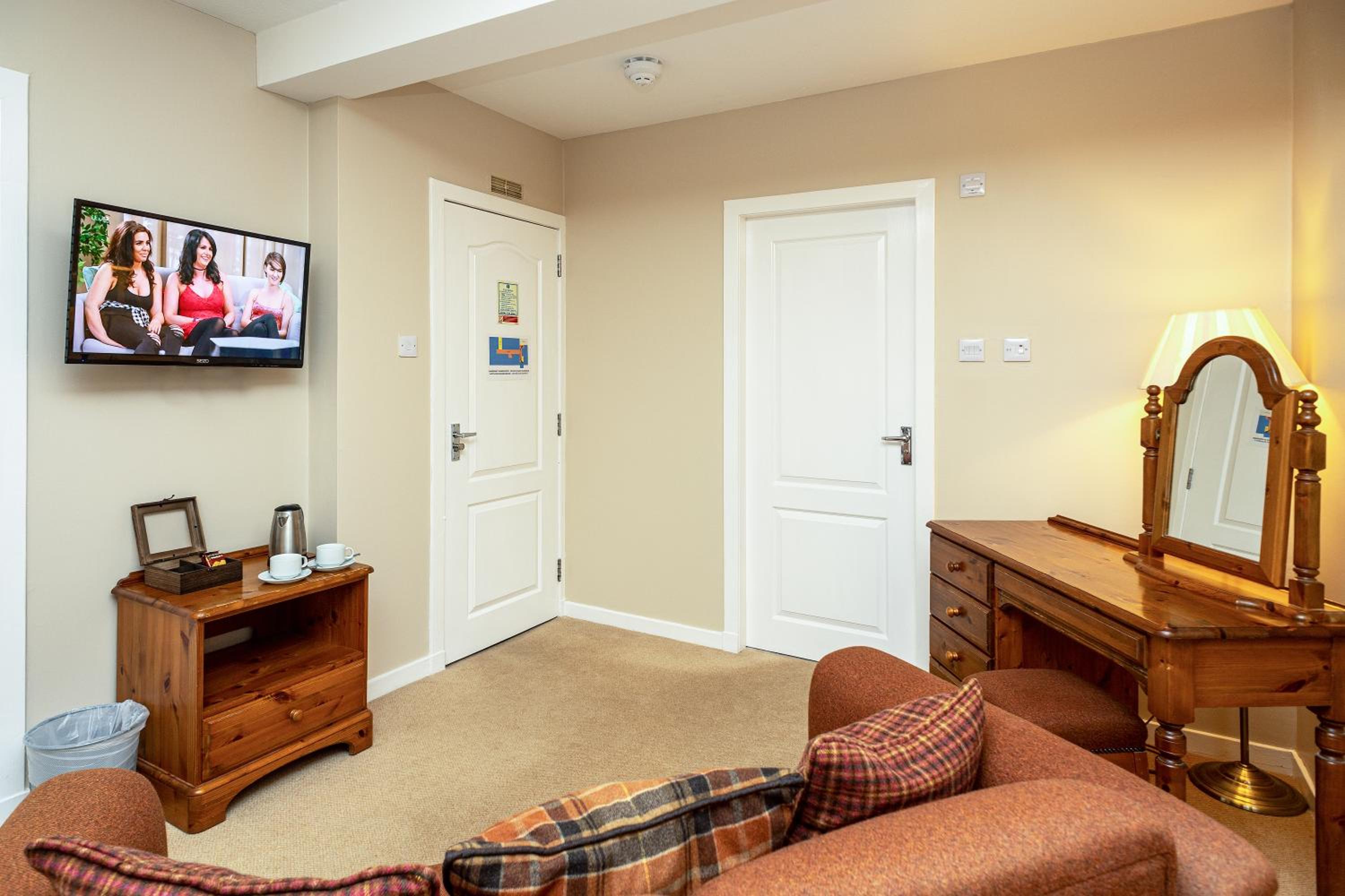 Standard Twin Room - Photo 5