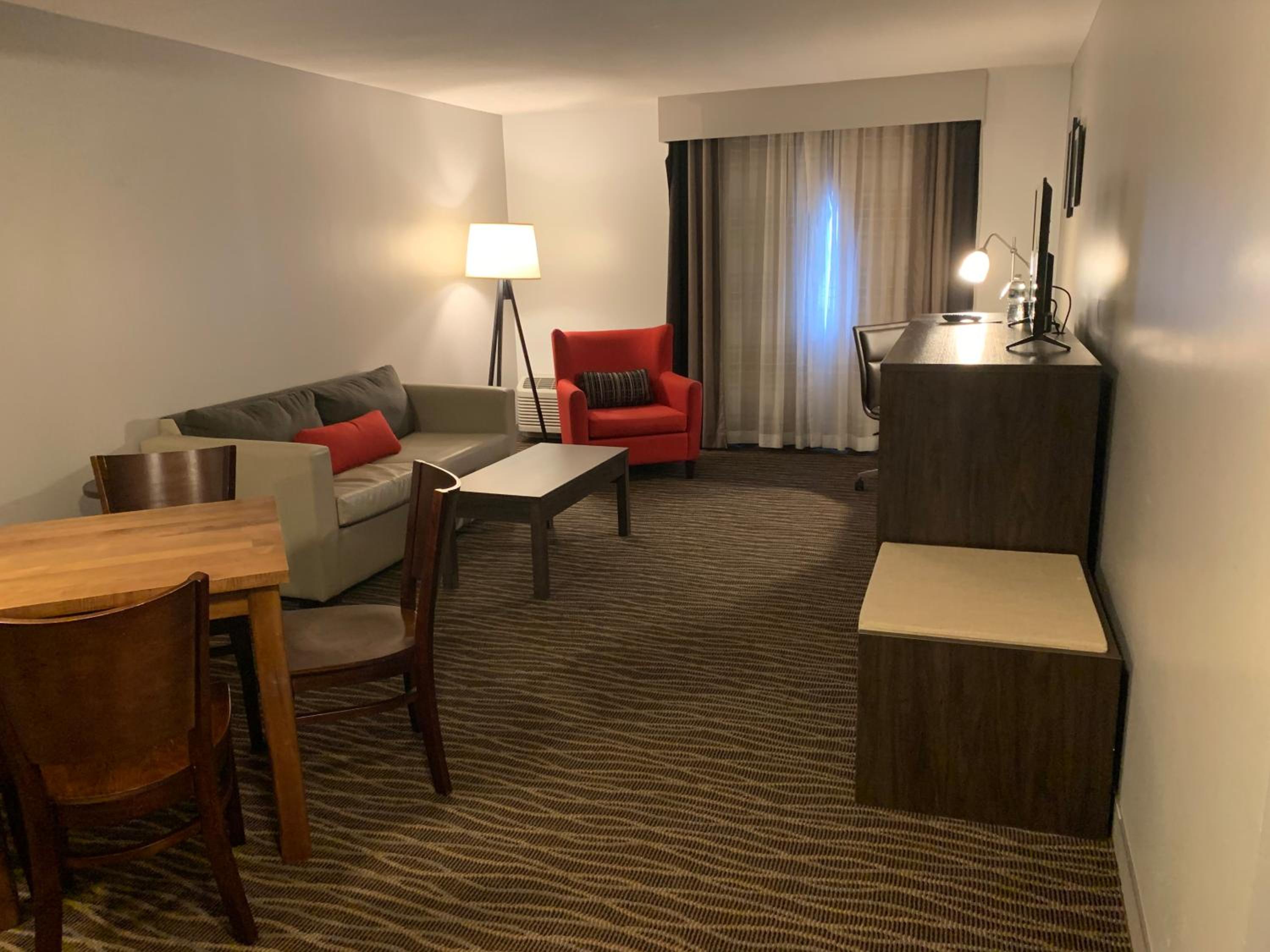 One-Bedroom Suite with Two Queen Beds - Disability Access/Non-Smoking