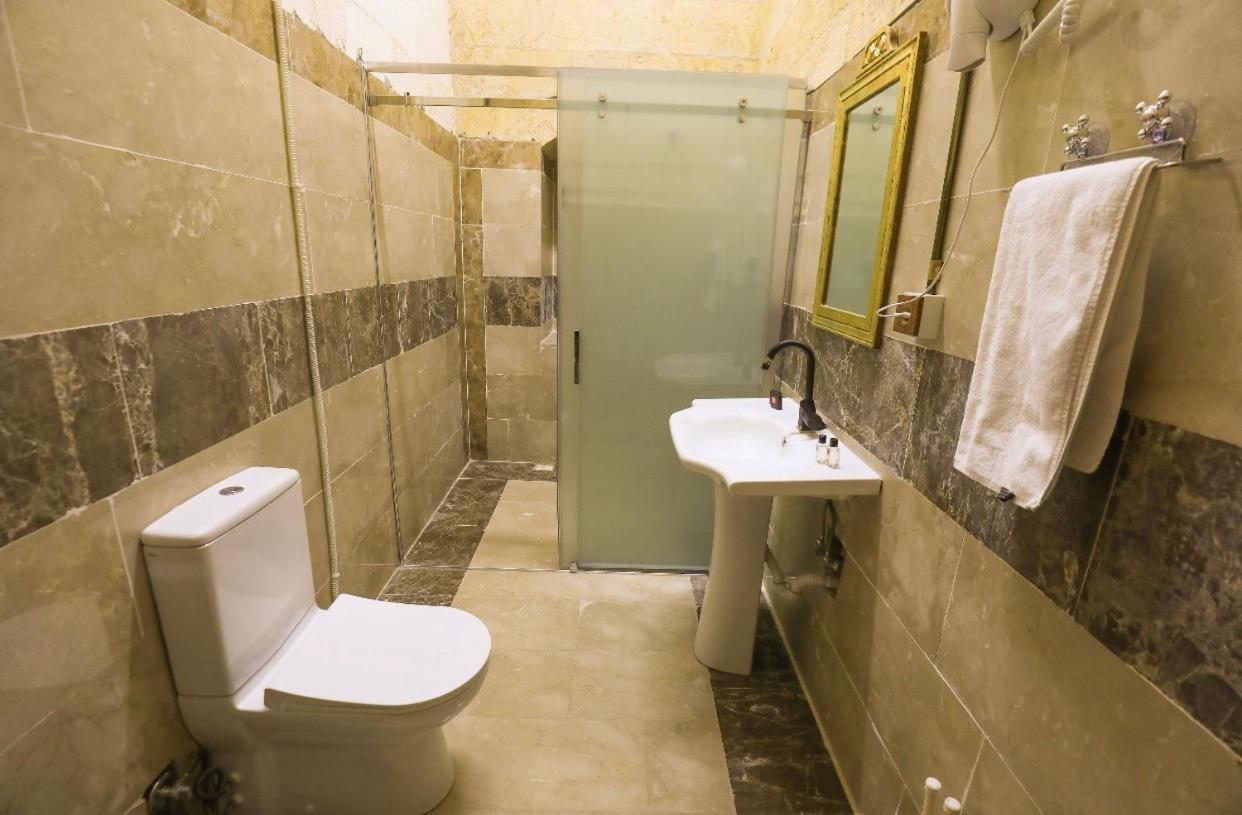 Triple Room with Bathroom photo 2