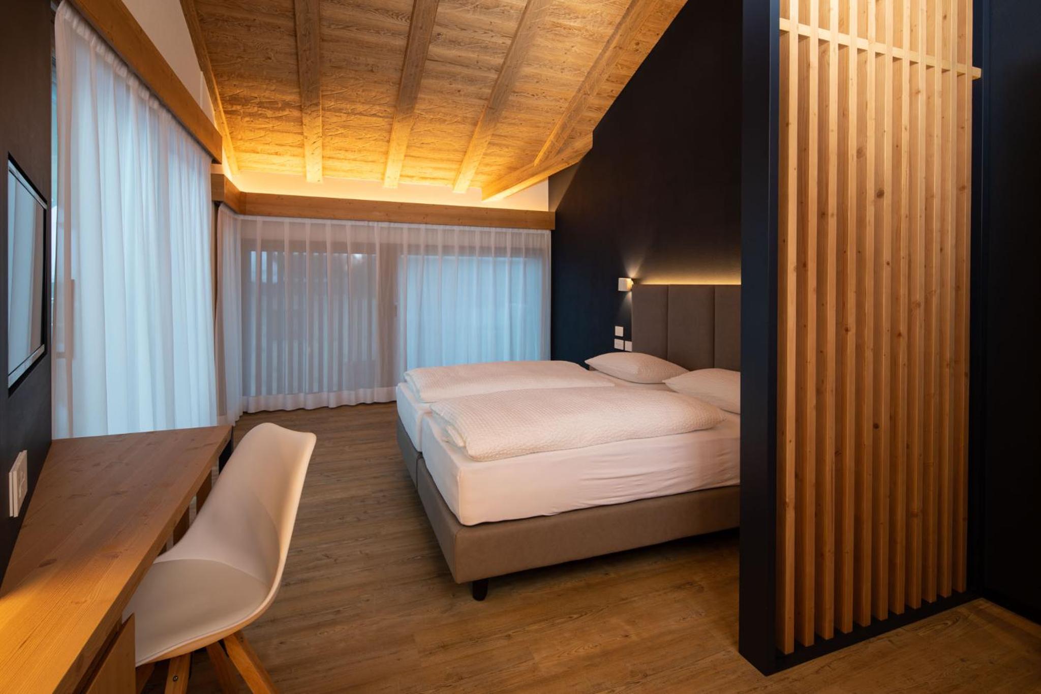 Superior Double or Twin Room - Photo 11