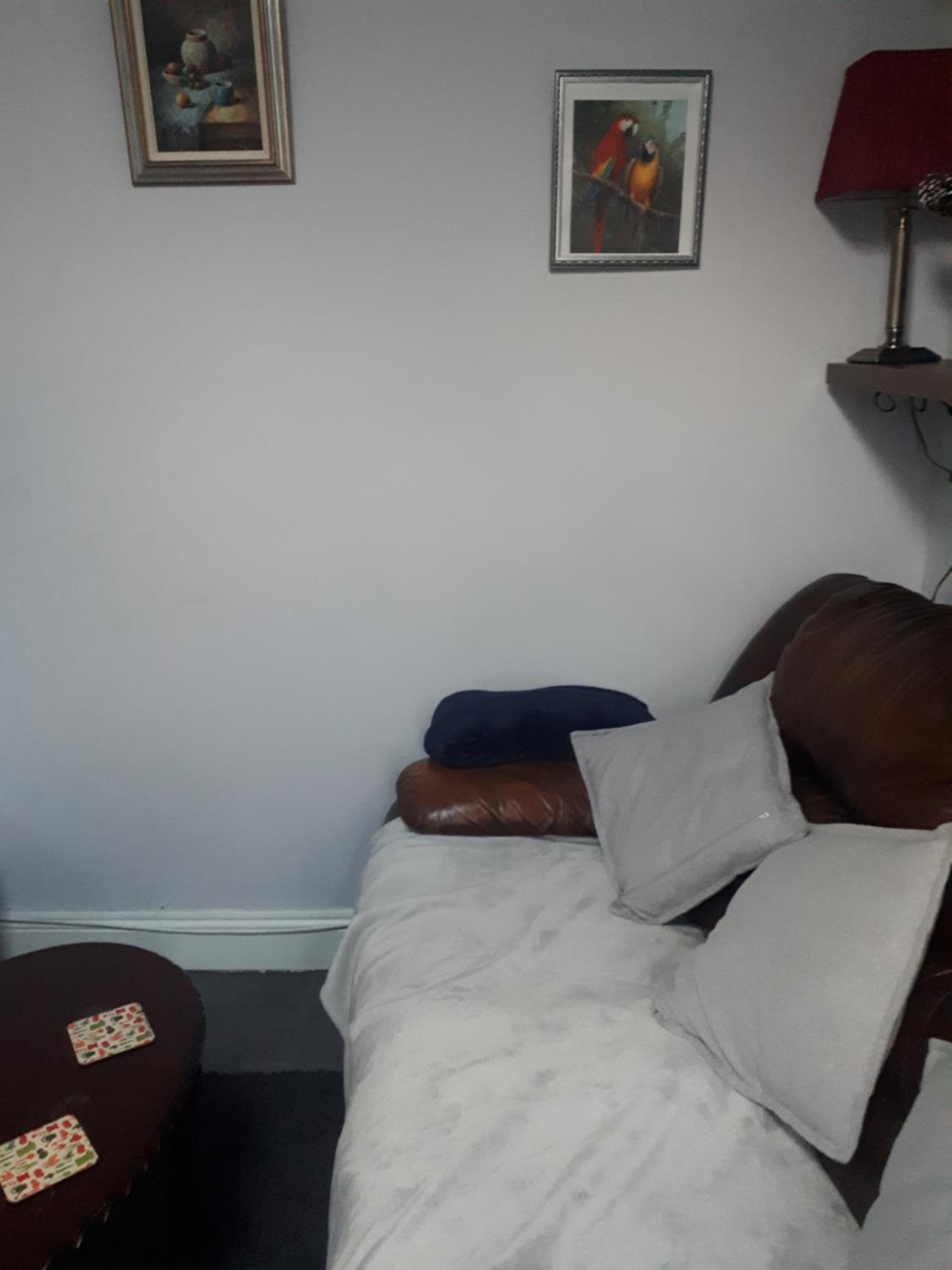 One-Bedroom Apartment - Photo 3