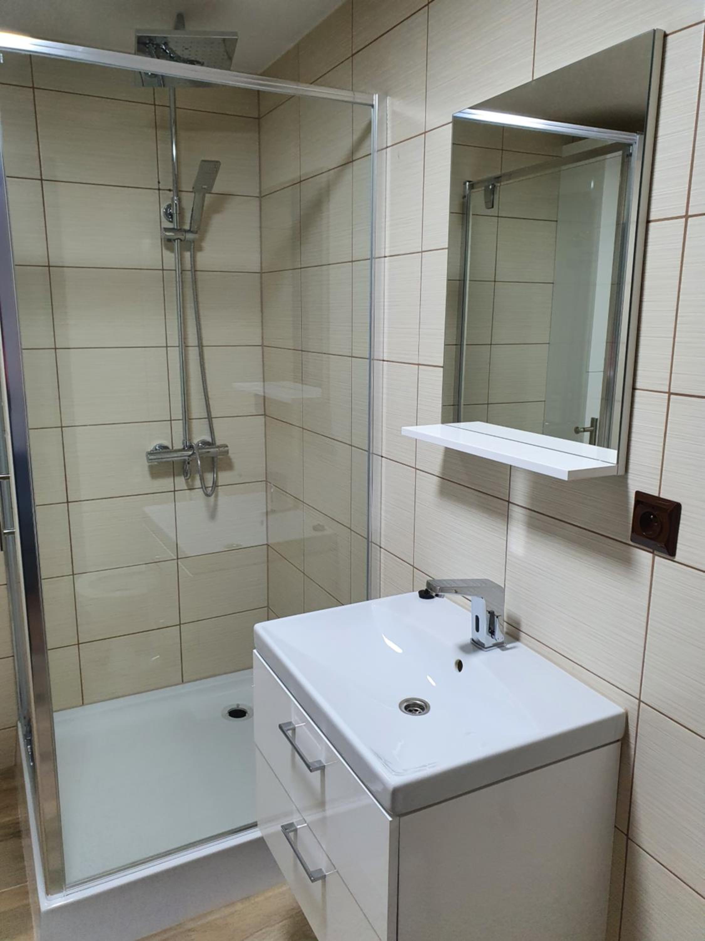 Family Room with Bathroom photo 2
