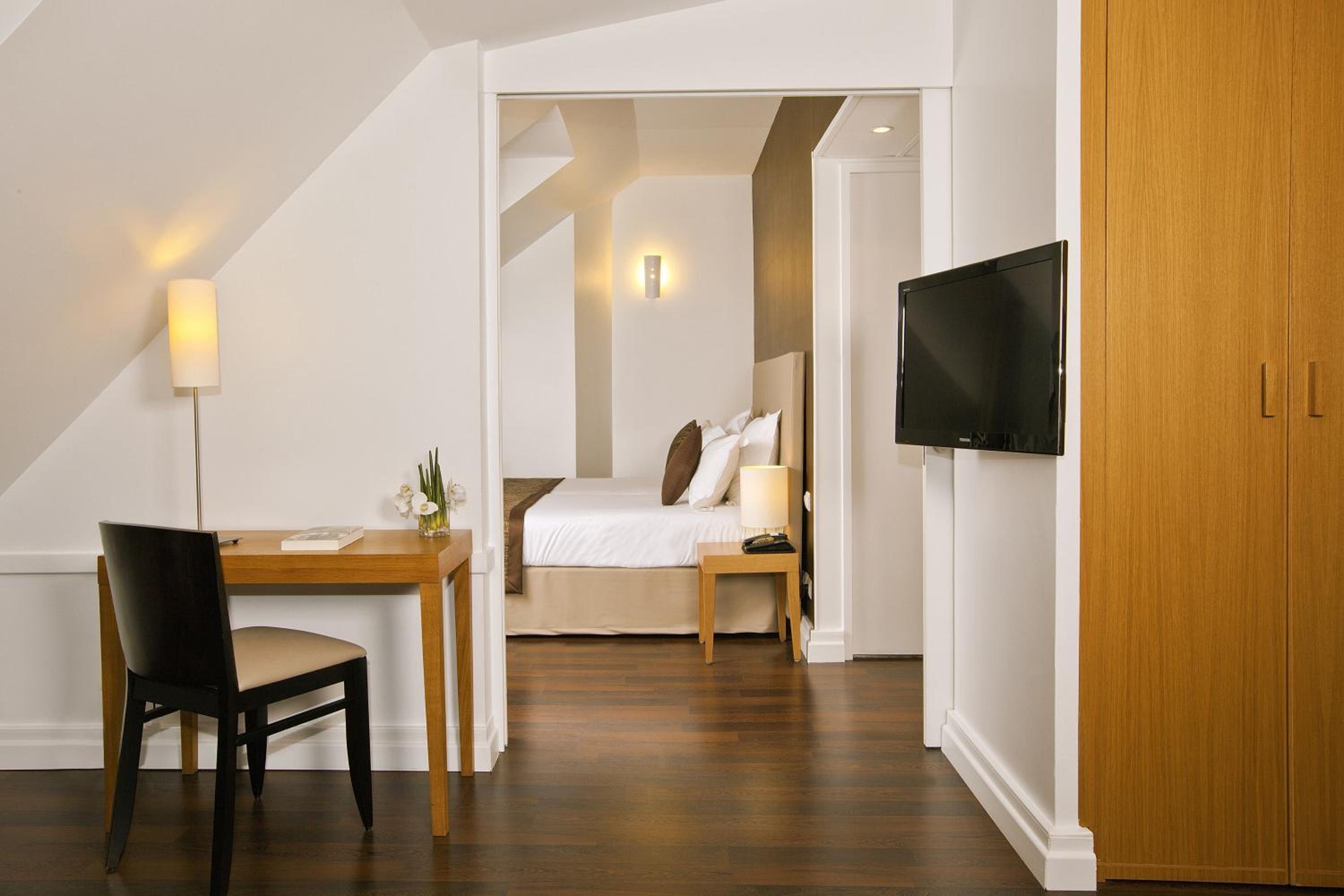 One-Bedroom Apartment (4 Adults) photo 3