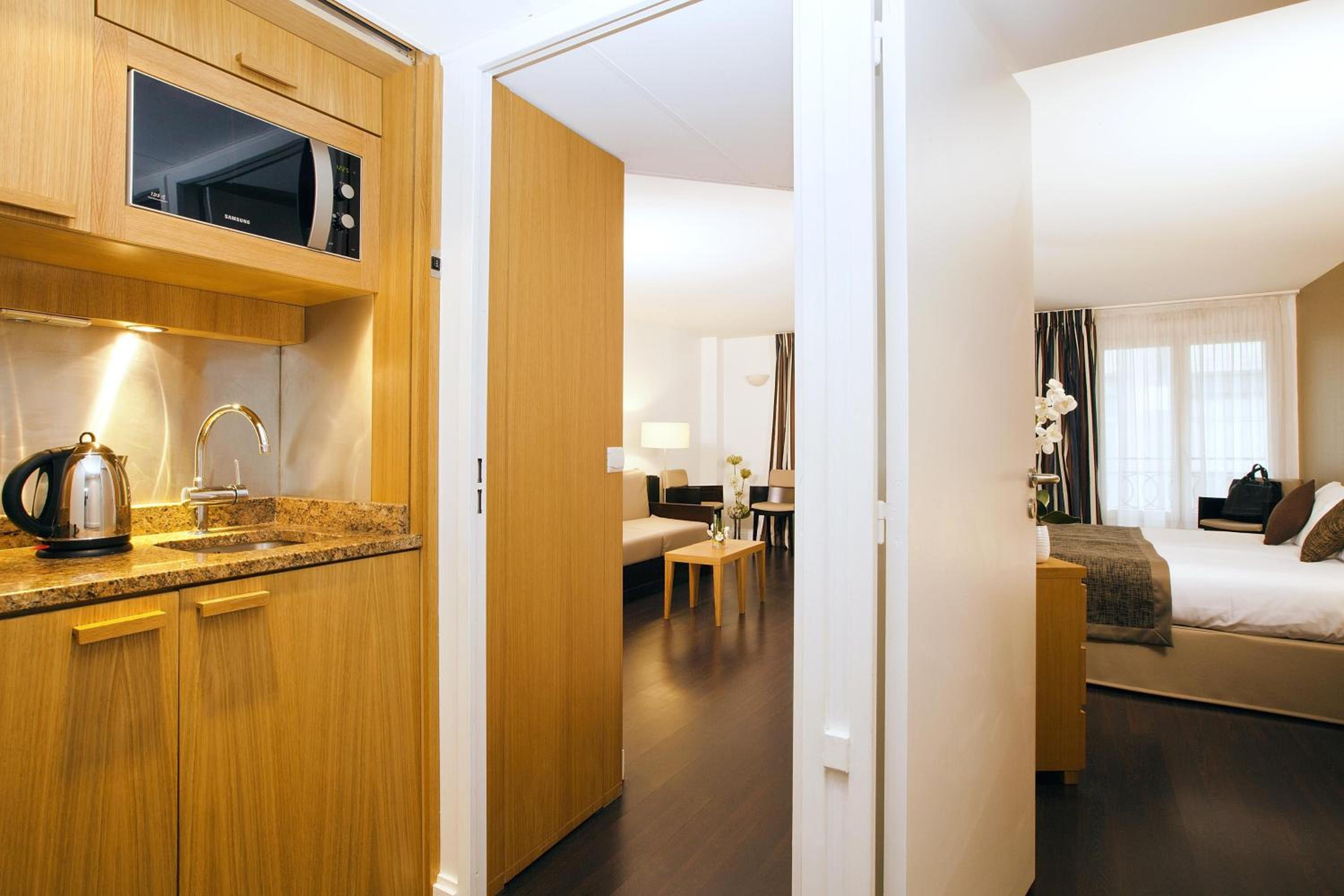 One-Bedroom Apartment (4 Adults) photo 3