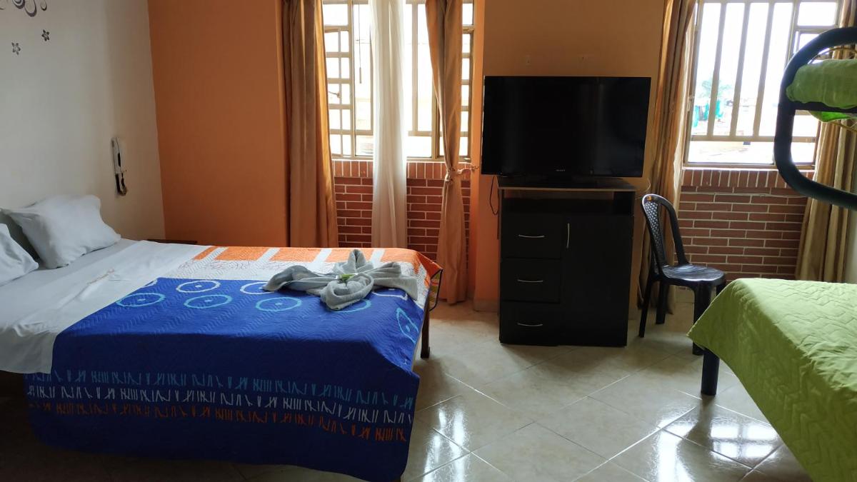 Family Room with Private Bathroom photo 1