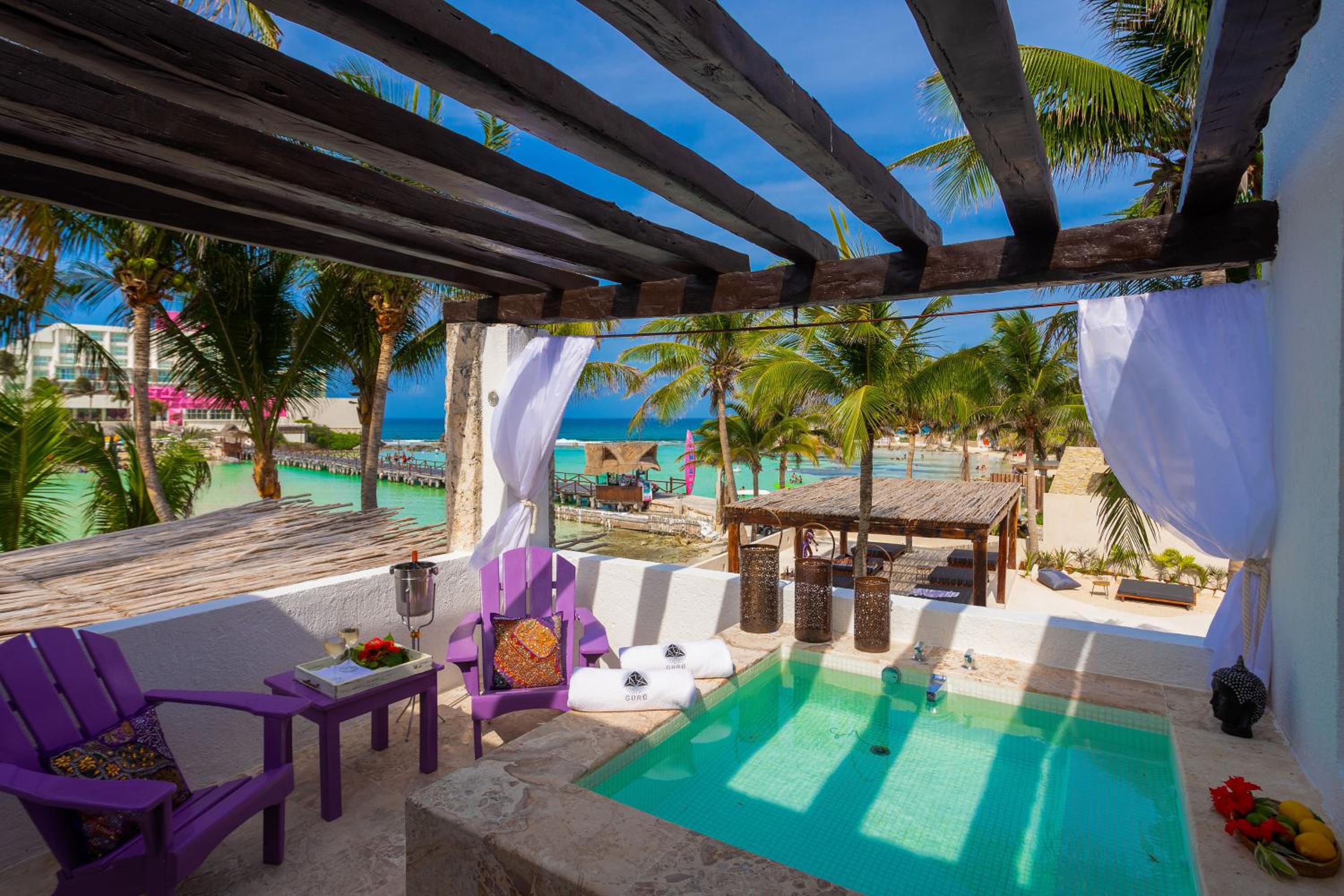 Suite with Sea View - Photo 11