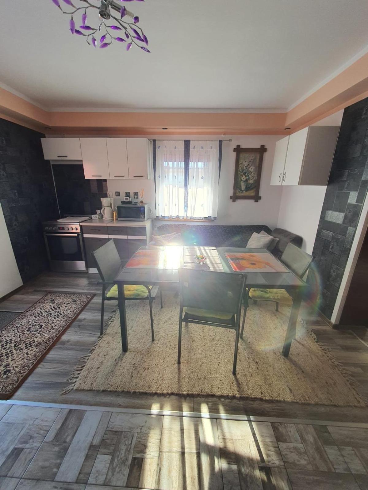 One-Bedroom Chalet - Photo 2