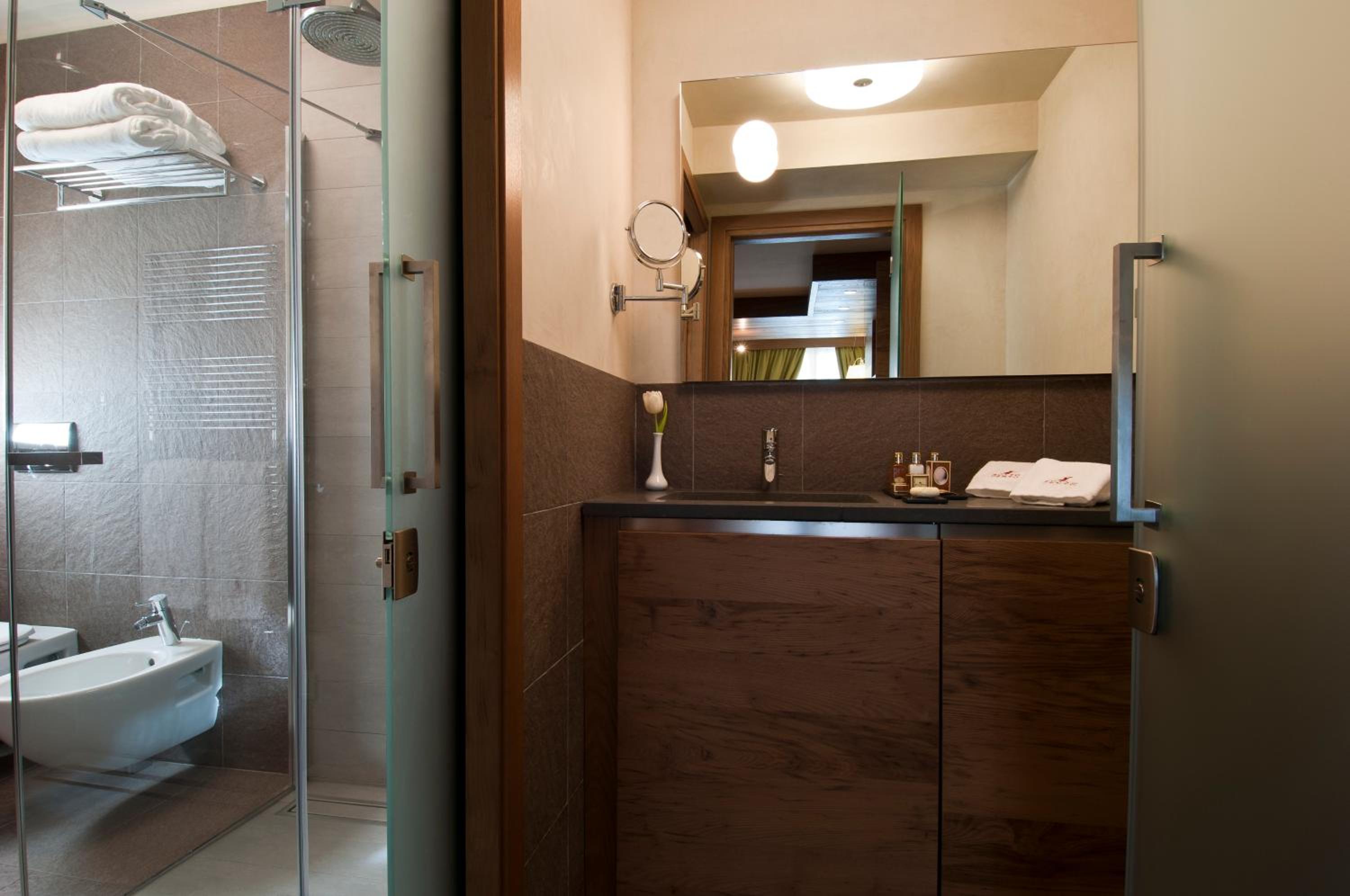 Exclusive Suite - Photo 11