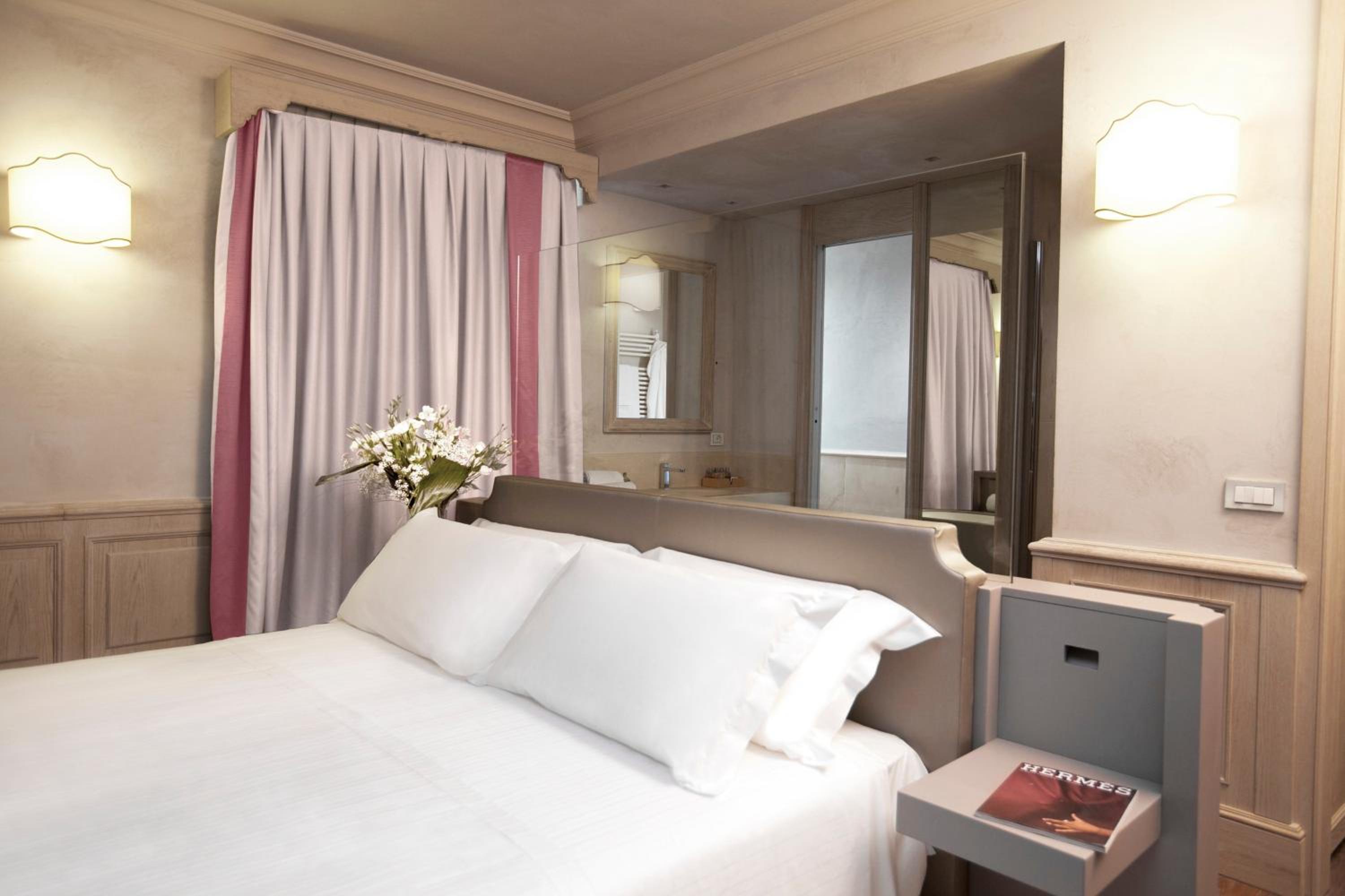 Prestige Double Room with Sea View - Photo 2