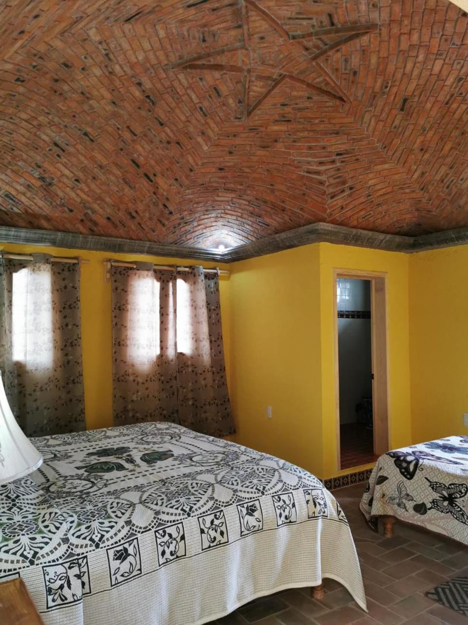Large Double Room - Photo 8