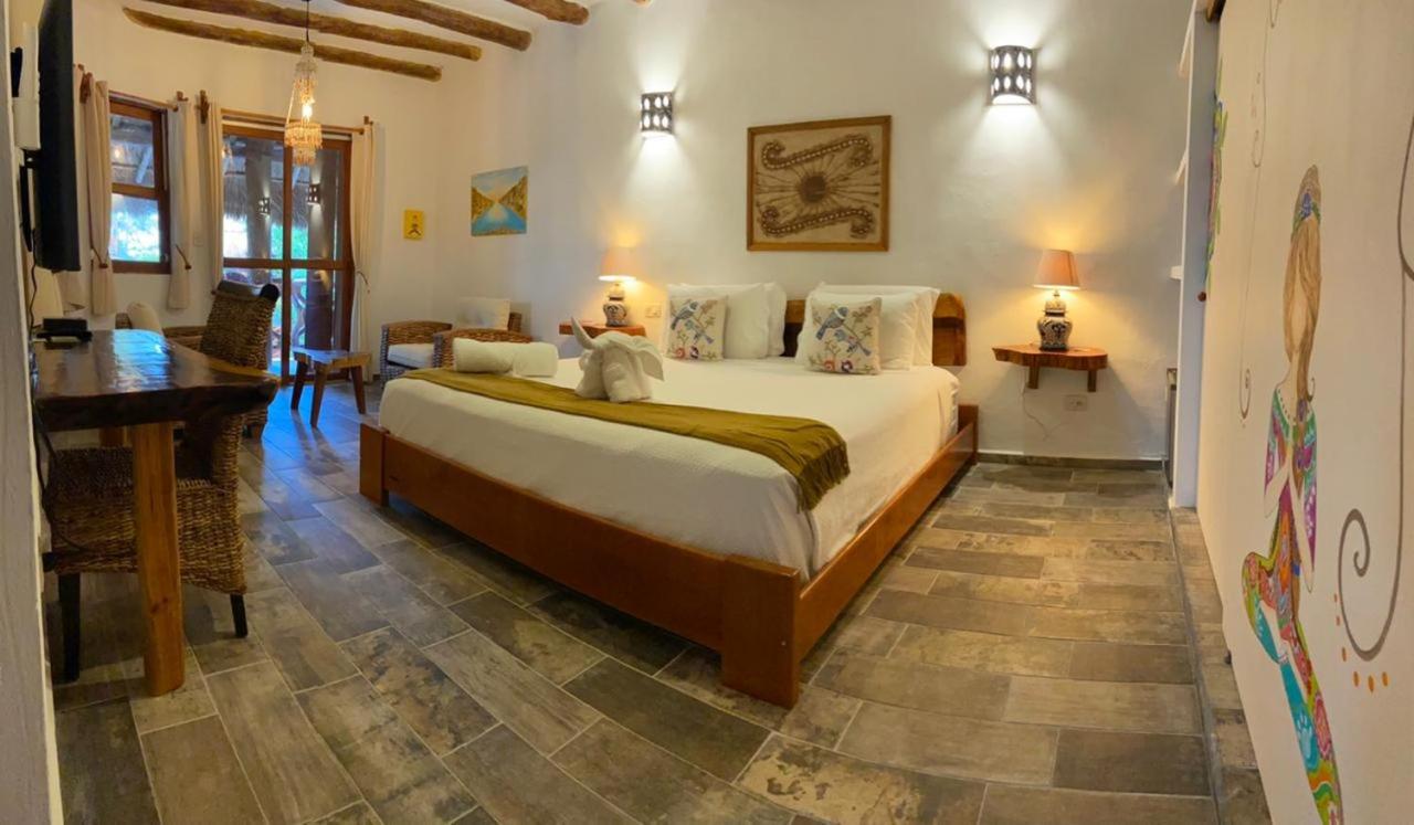 Superior King Suite - Photo 15