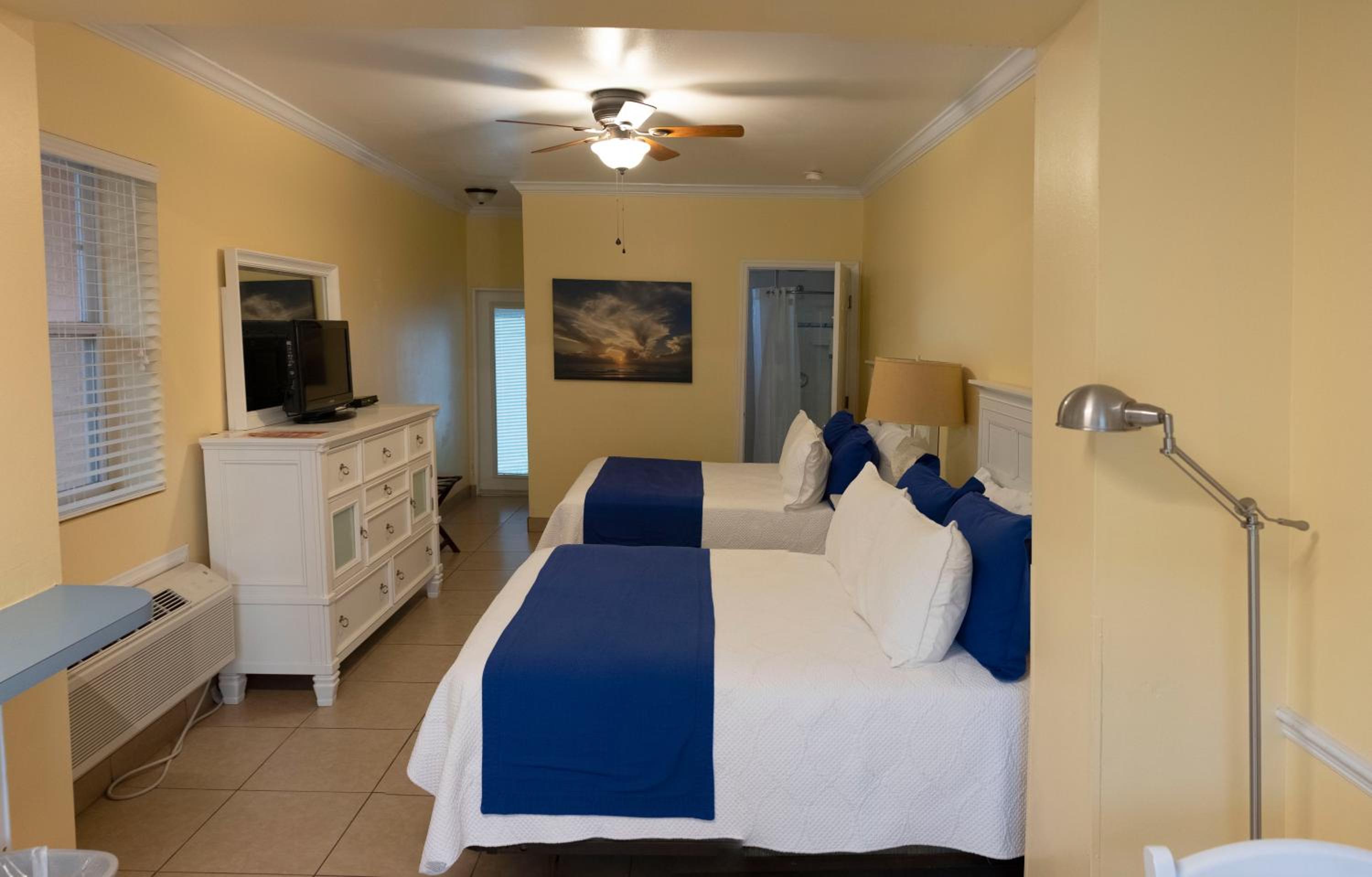 Bungalow with Sea View - Photo 9