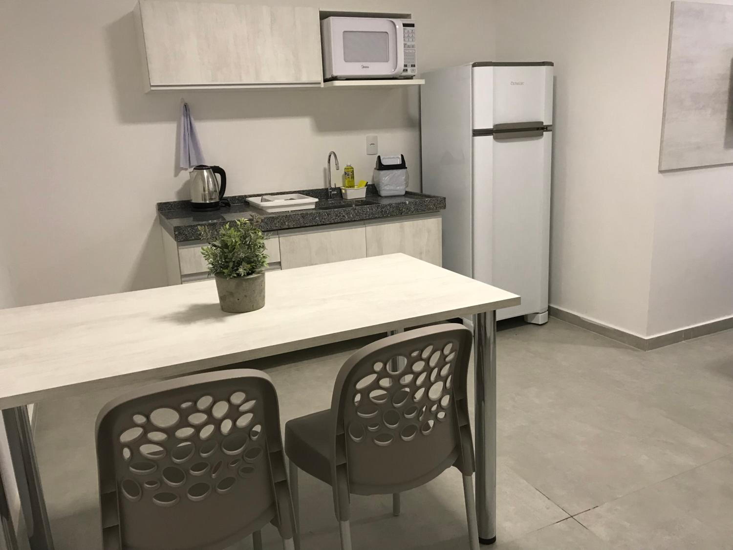 Studio Apartment - Photo 24