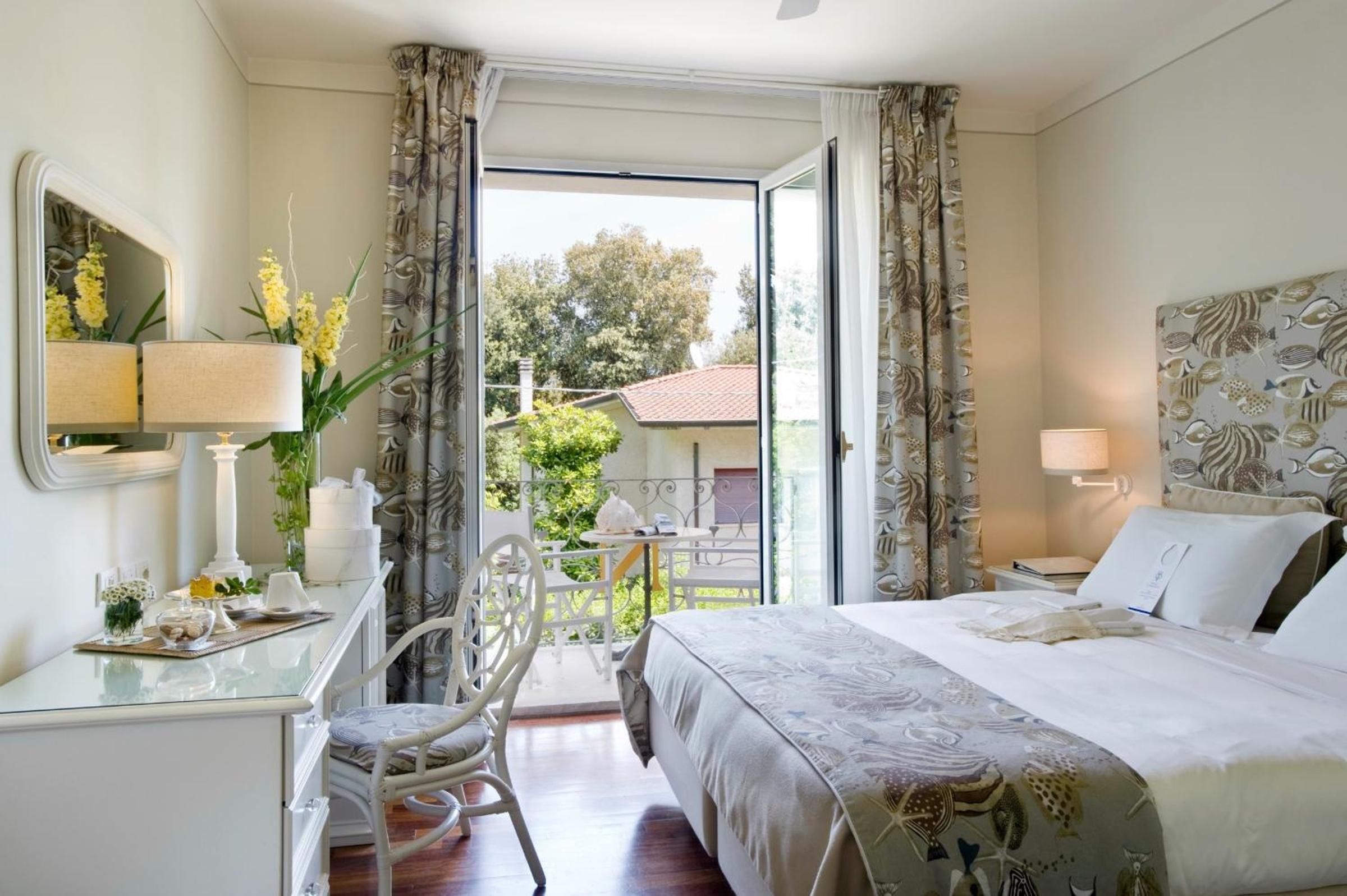 Classic Double or Twin Room photo 2