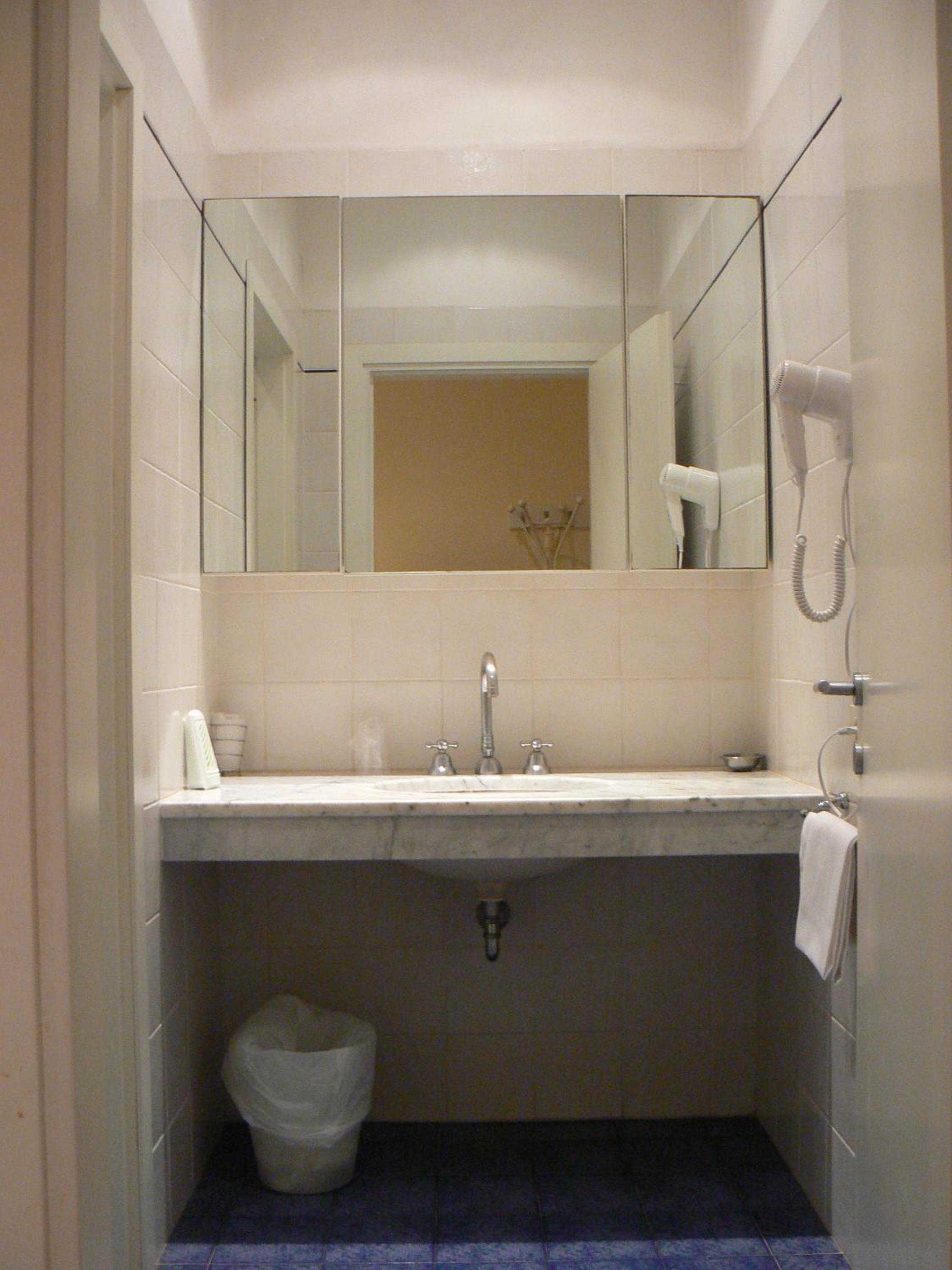 Quadruple Room - Photo 3