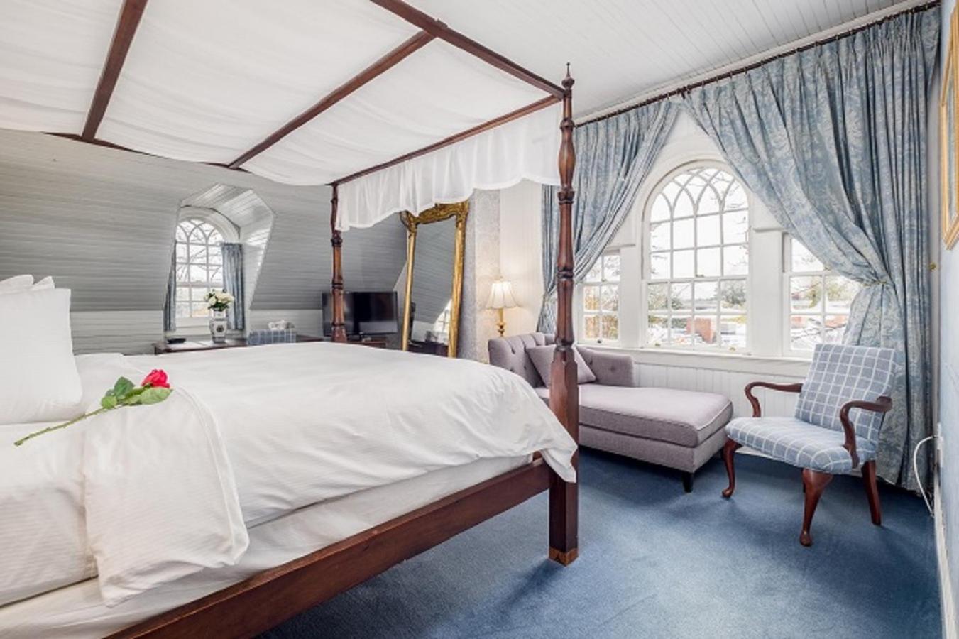Deluxe King Room photo 3