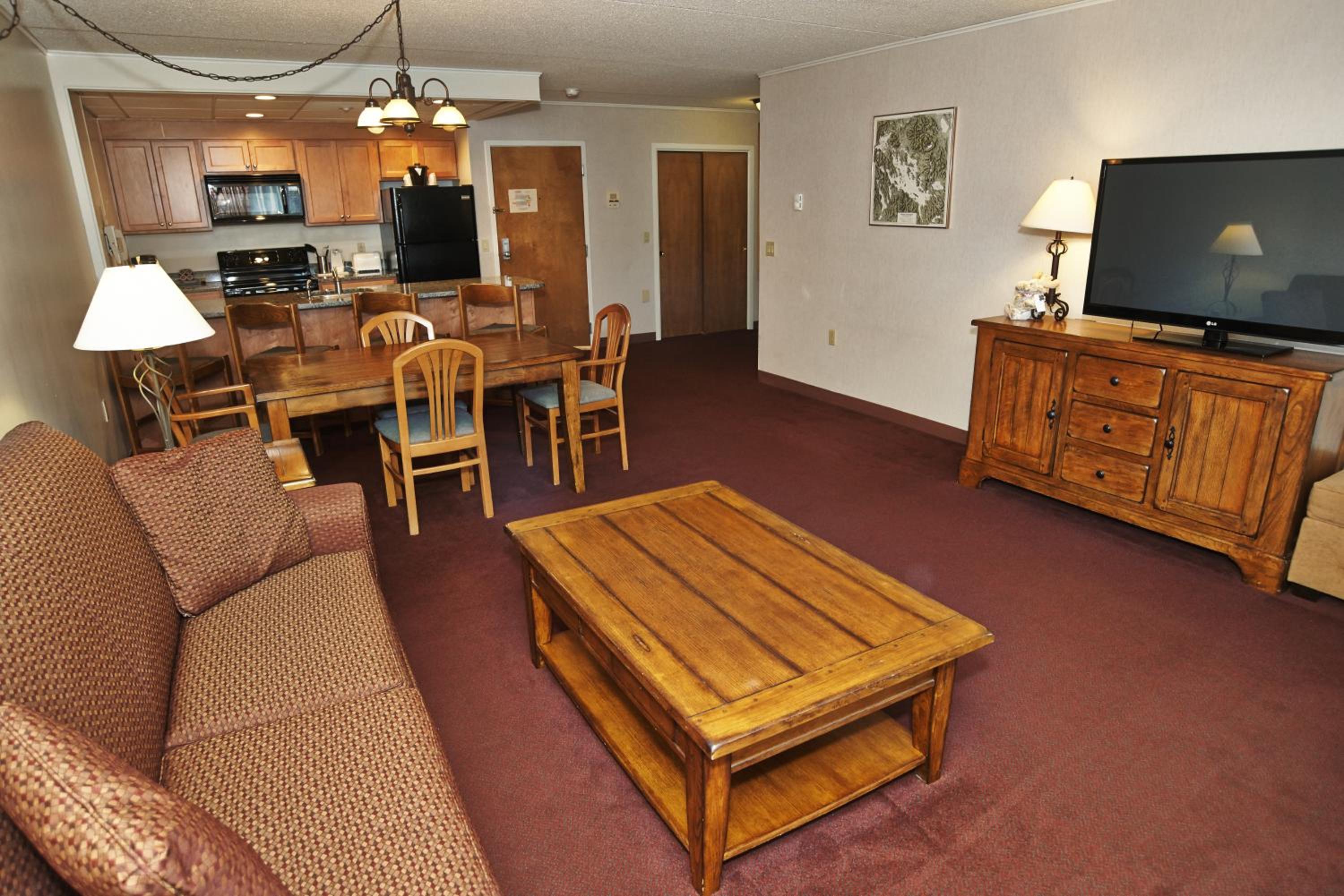 Suite Treeline View