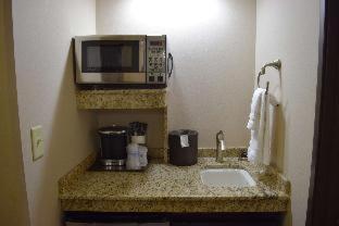Queen Suite with Two Queen Beds - Disability Access photo 2