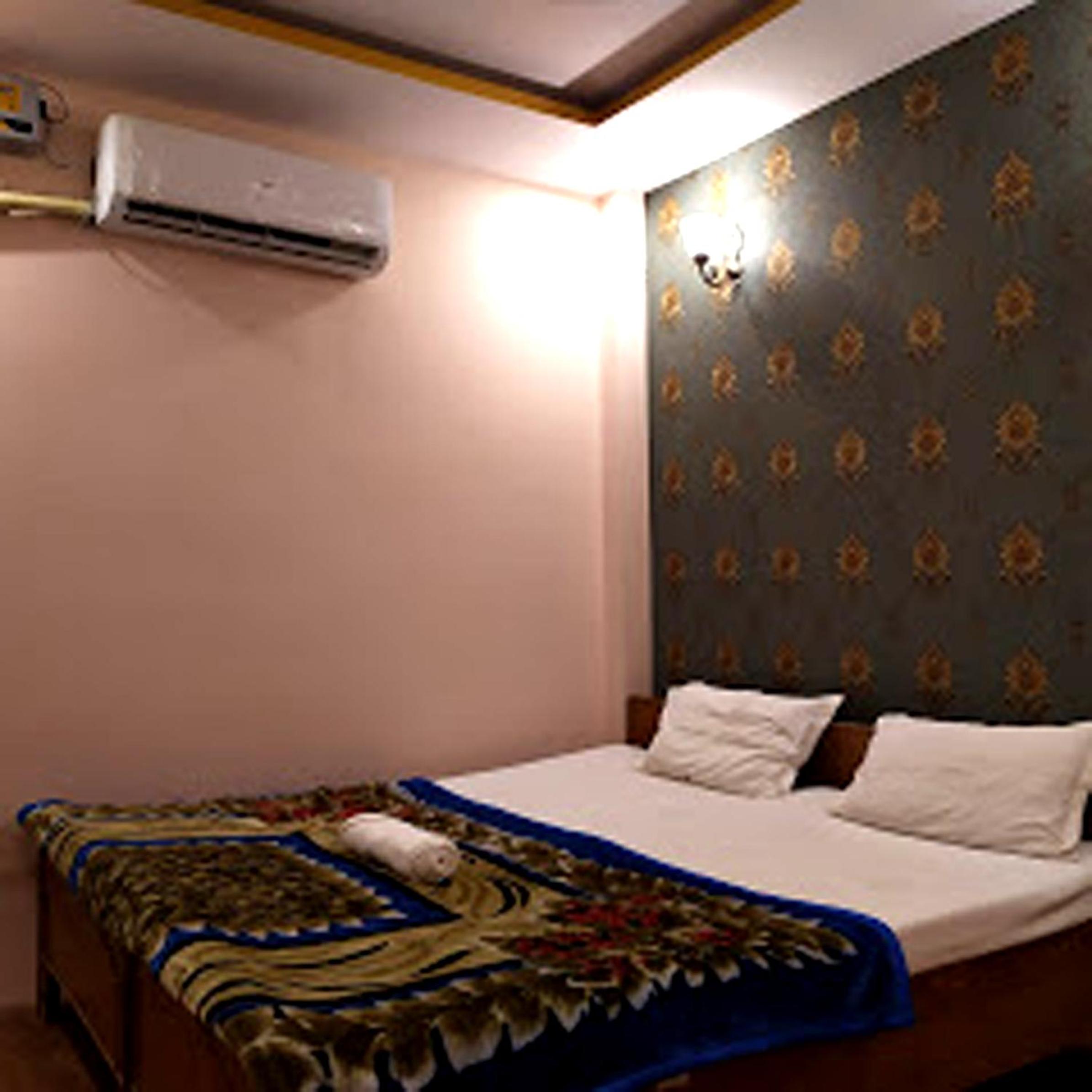 Deluxe Double Room - Photo 15