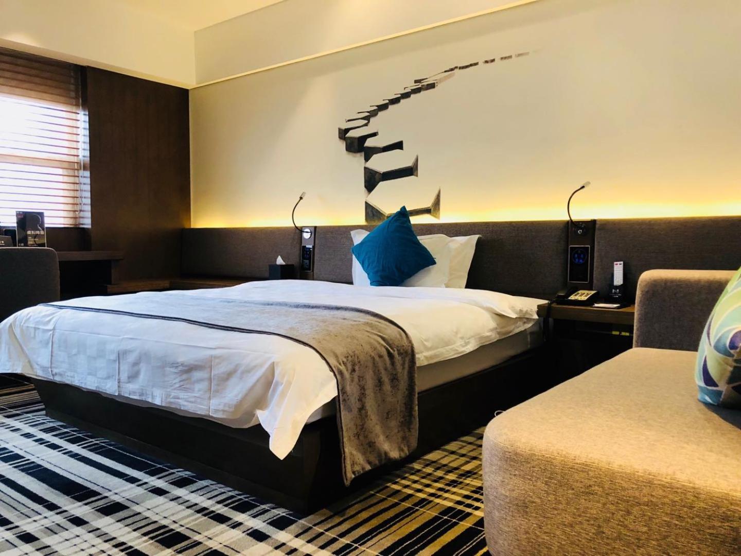 Deluxe Queen Room-Free Snacks