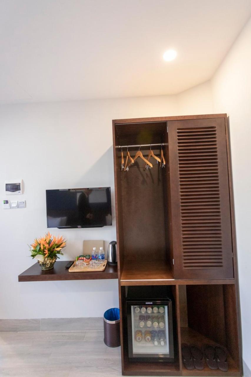 Twin Room with Bath - Photo 1