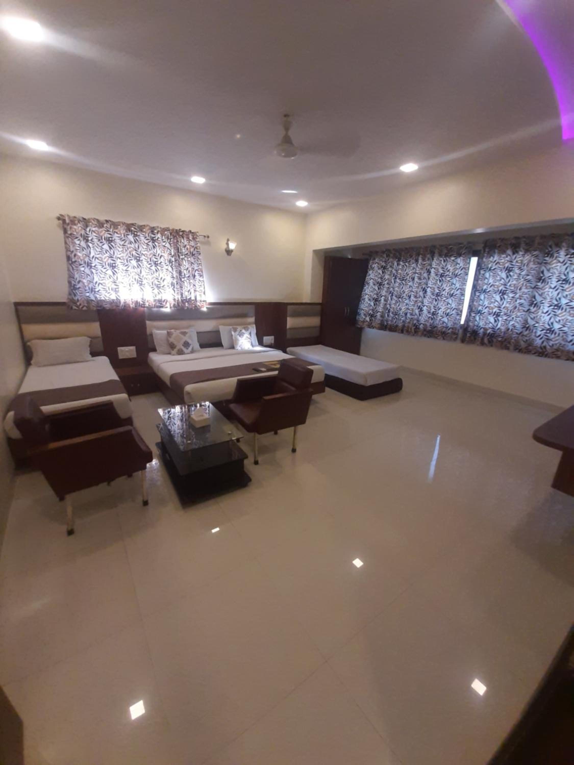 Deluxe Triple Room - Photo 1
