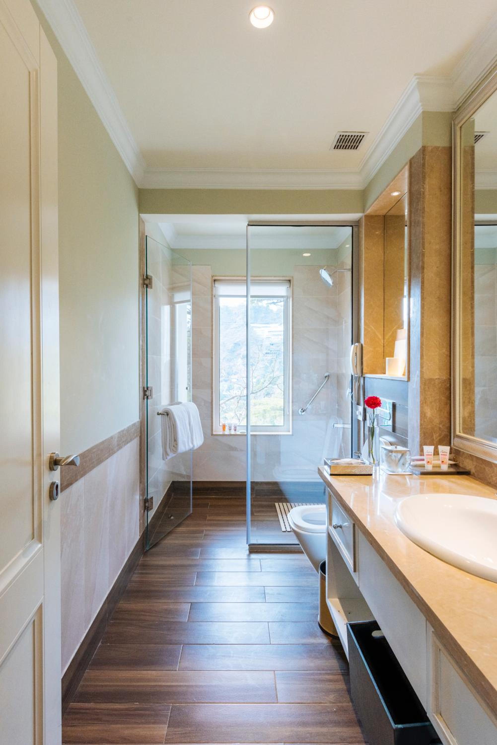 Premium Double Valley View Exclusive Room