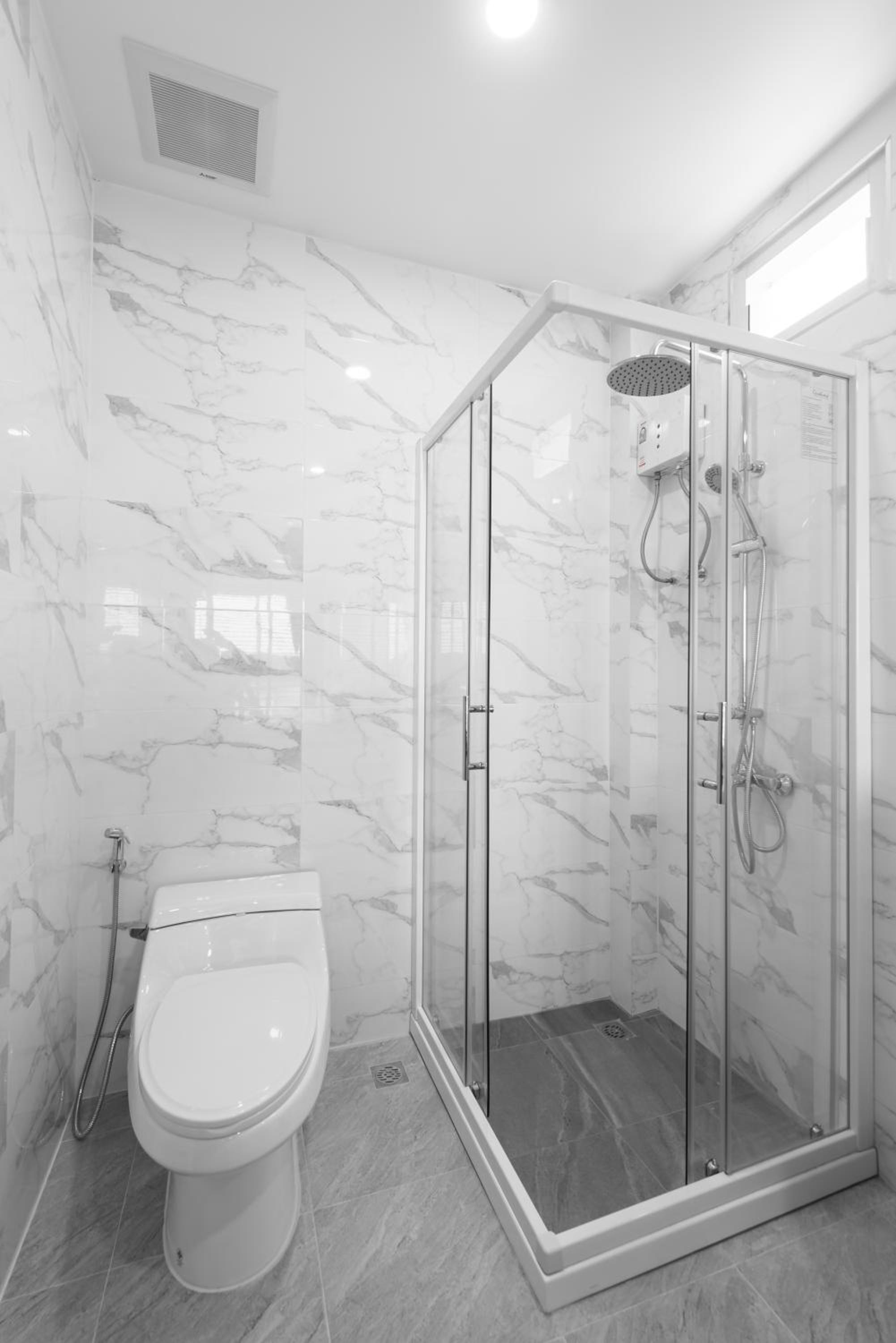 Executive Suite - Photo 6