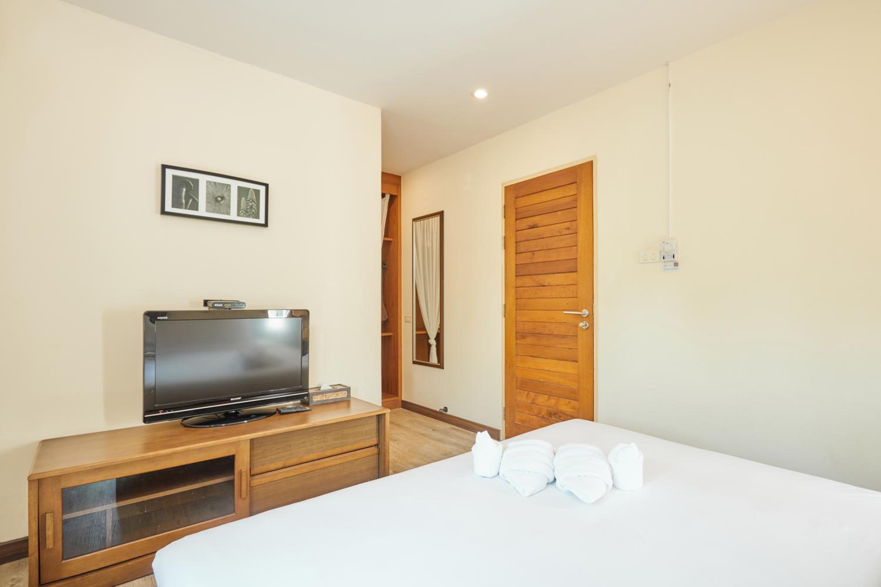 Three-Bedroom Villa - The Talay Villa - Photo 6