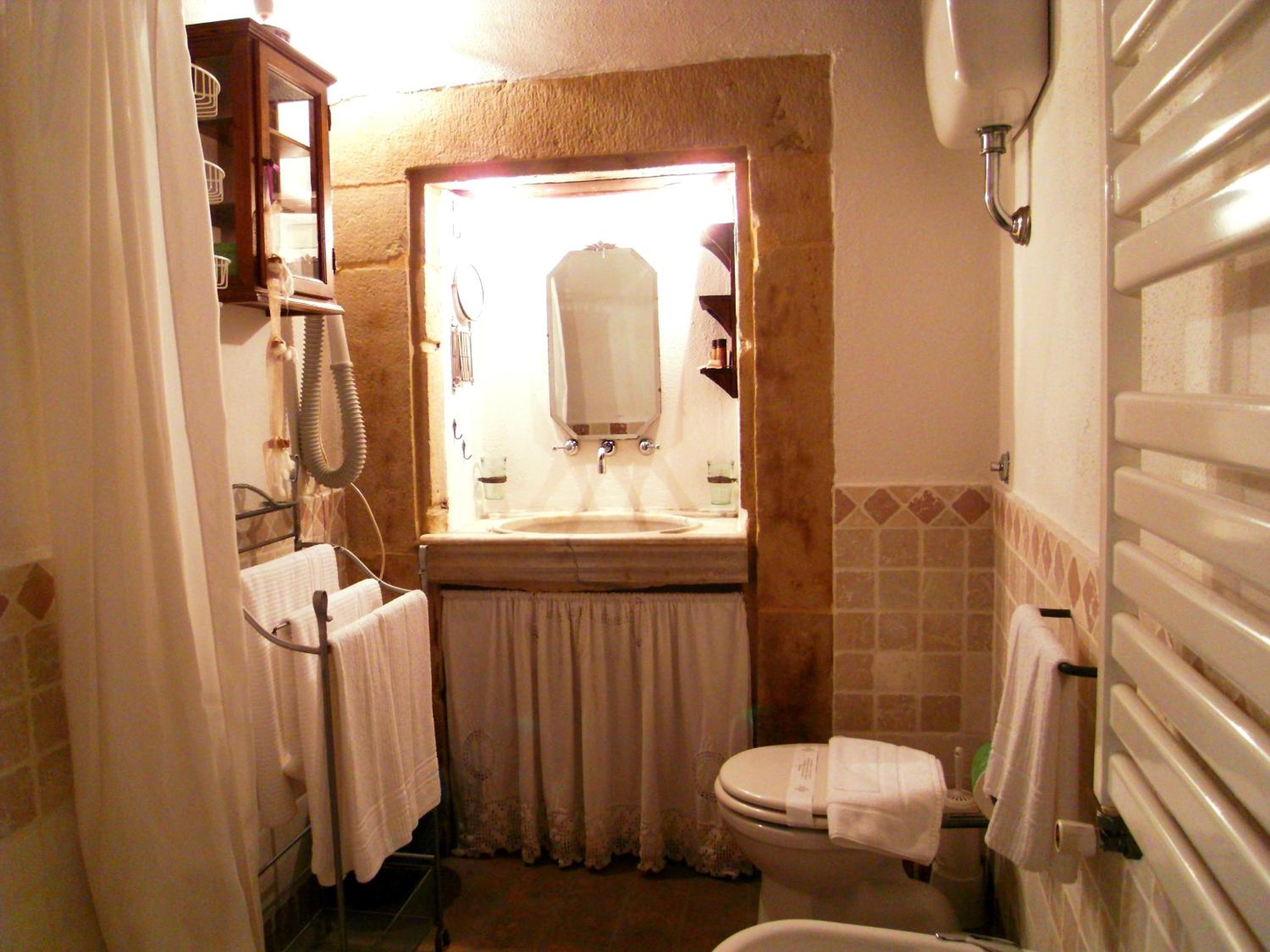 Apartment - Split Level - Photo 8