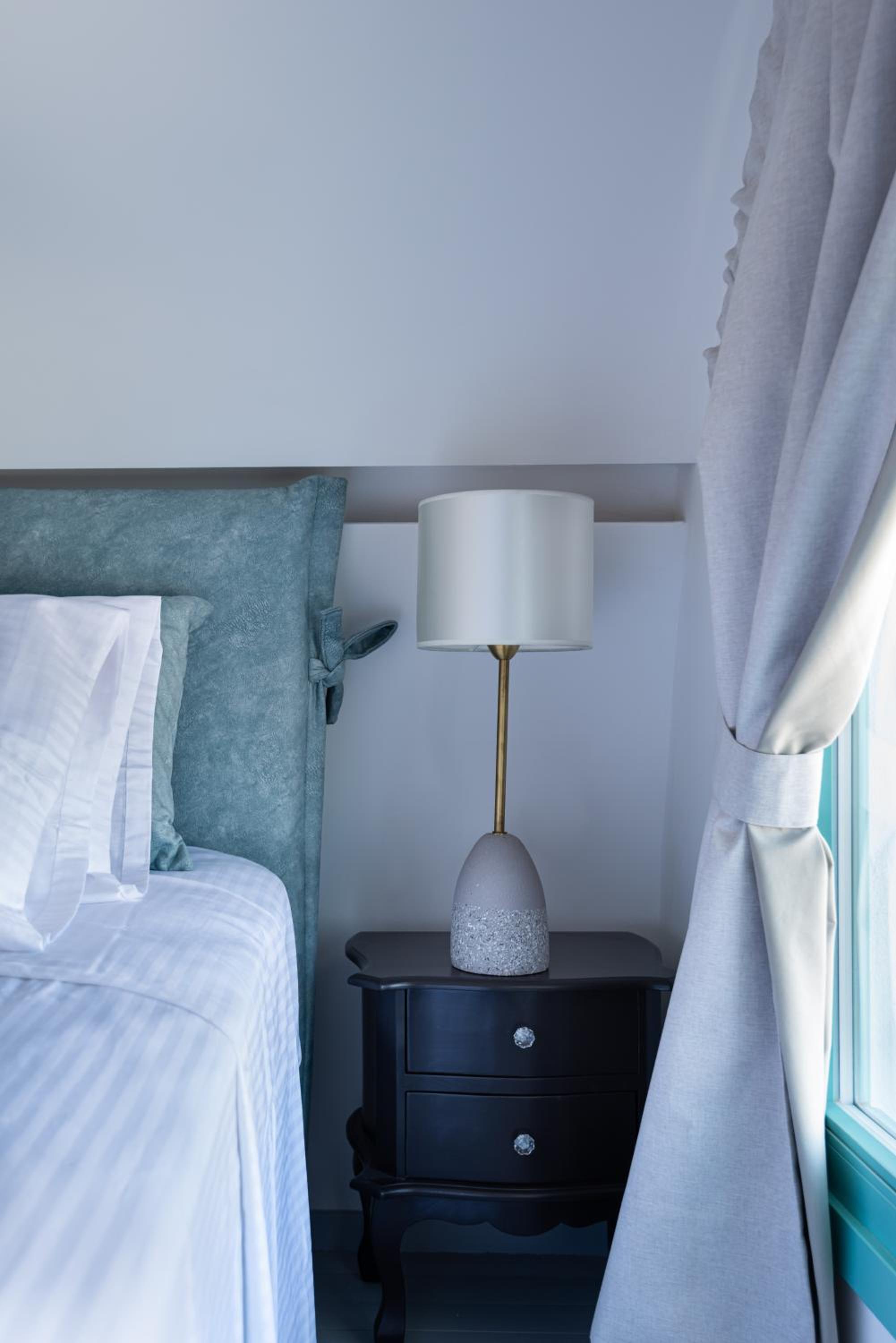 Loft Suite with Outdoor Hot Tub - Photo 4
