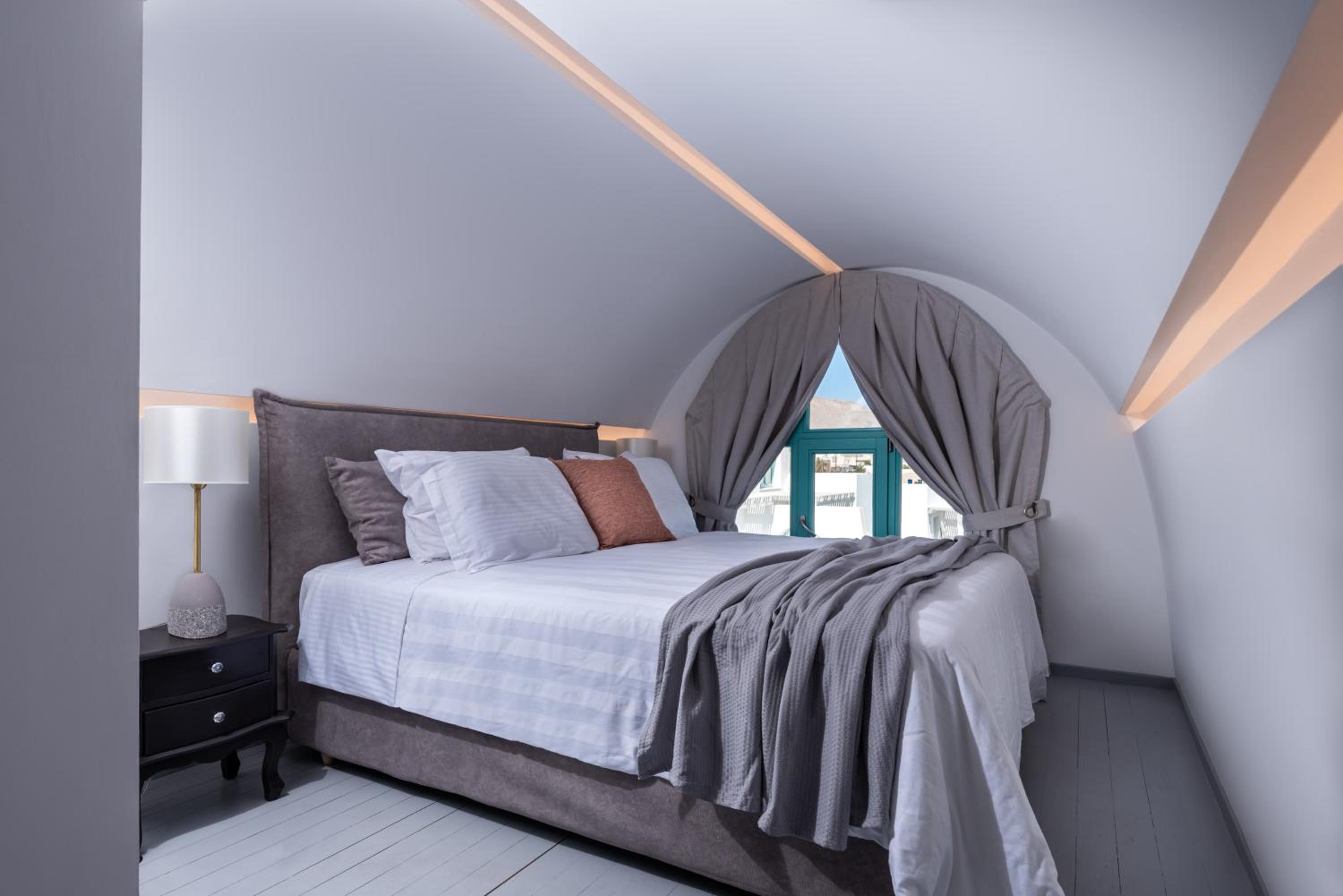 Loft Suite with Outdoor Hot Tub