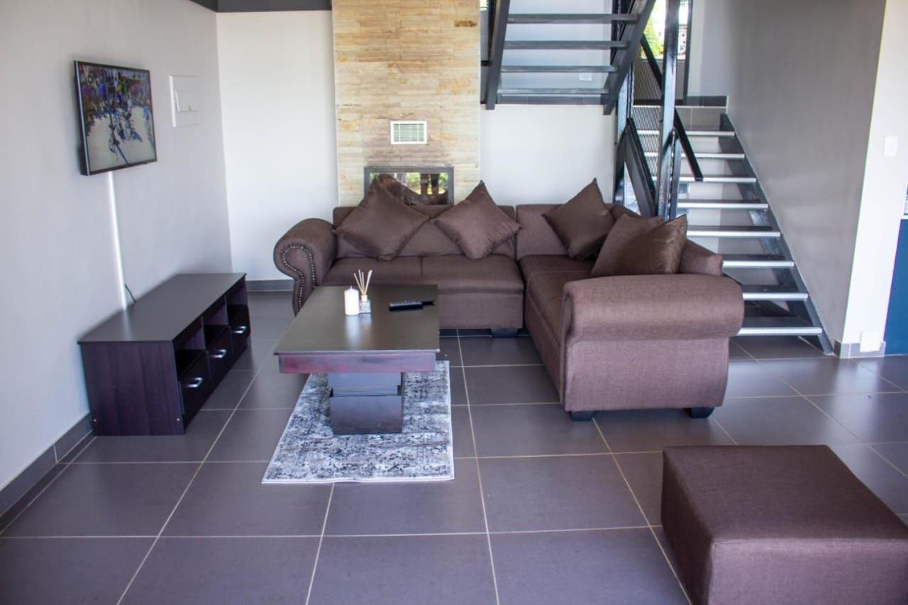 Two-Bedroom House - Photo 1