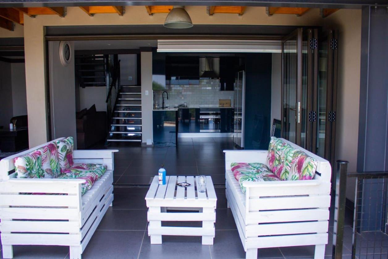Two-Bedroom House - Photo 3