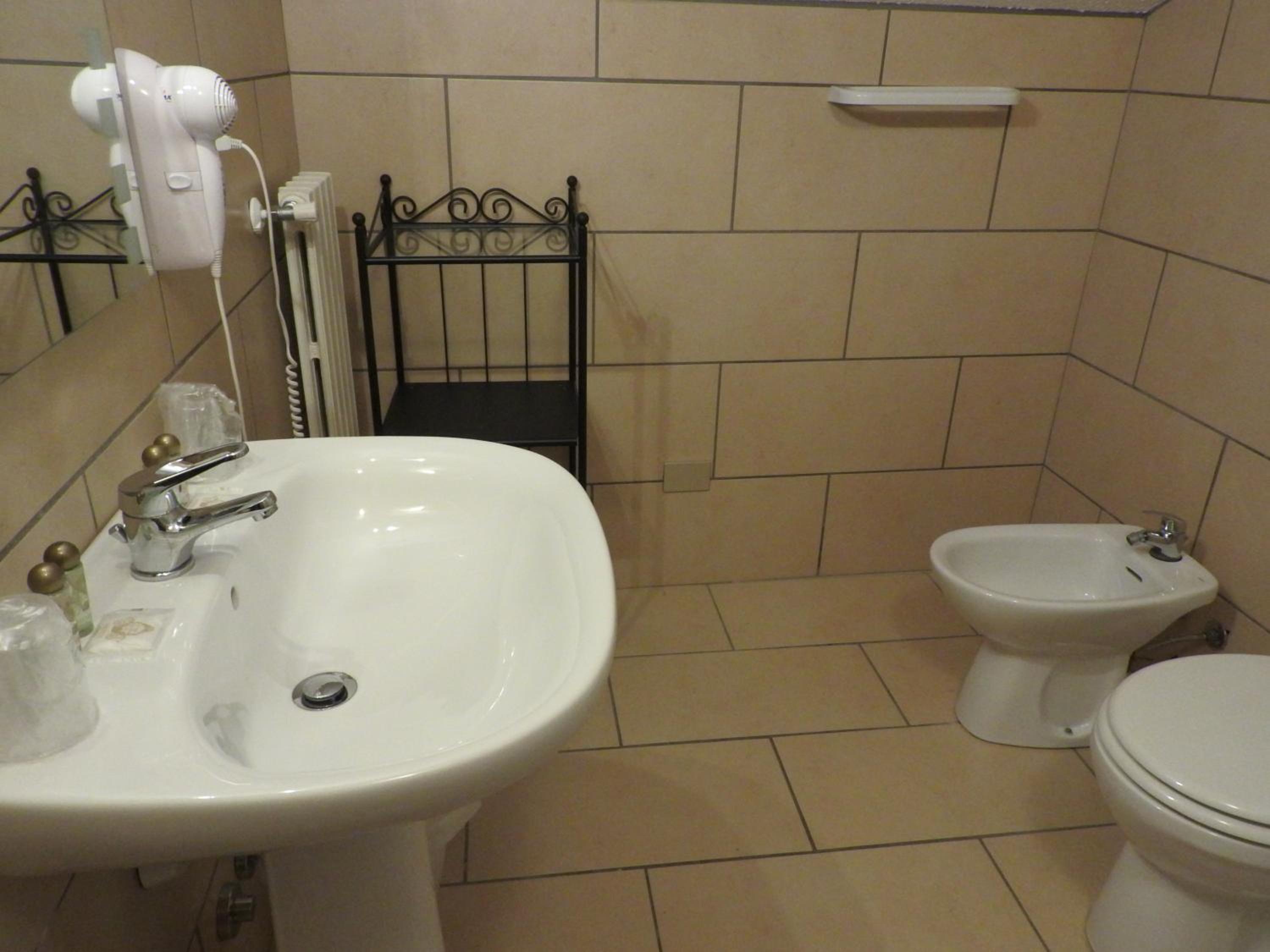 Double or Twin Room photo 3