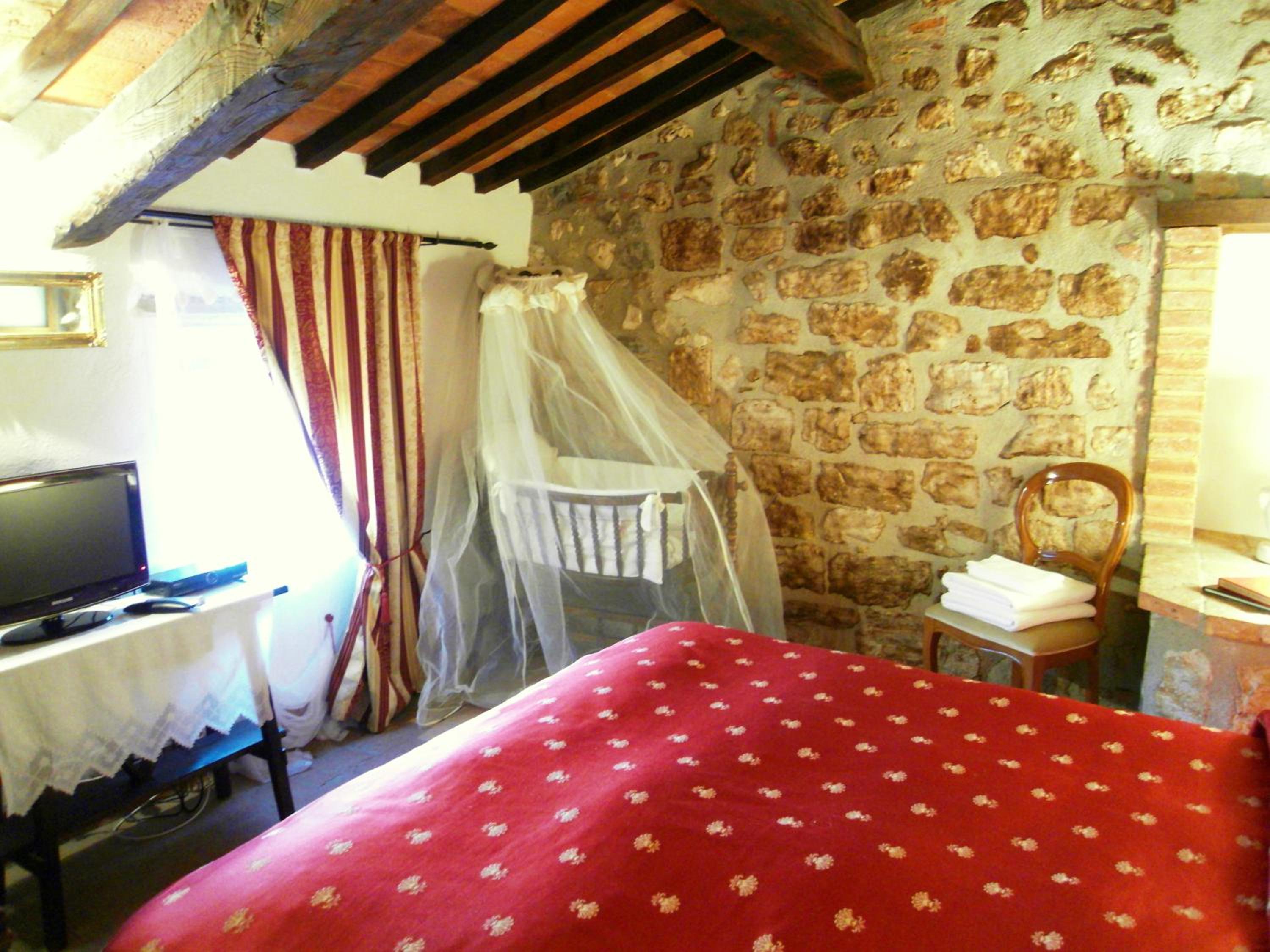 Apartment - Split Level - Photo 4