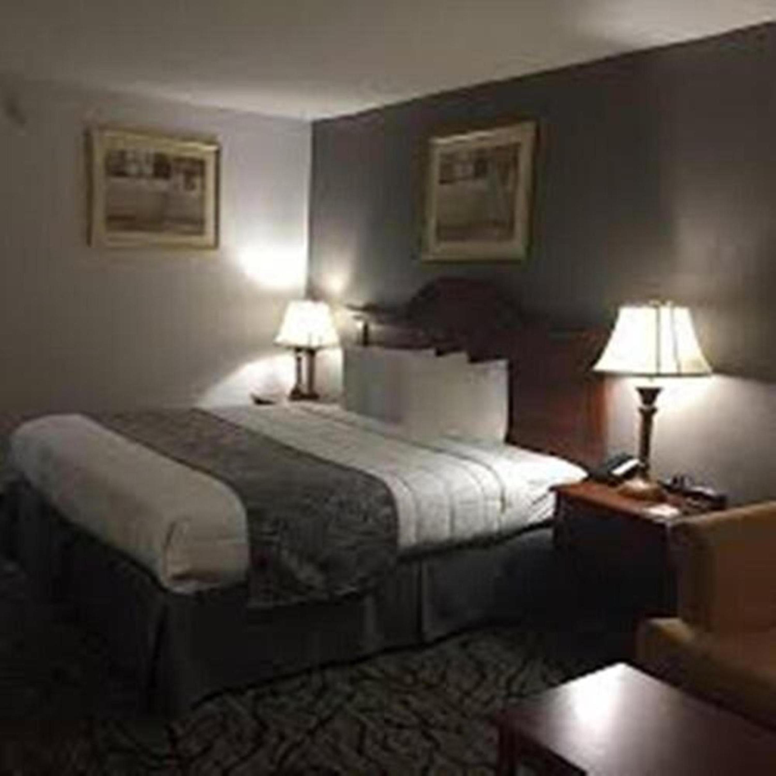 King Room - Non-Smoking - Photo 1