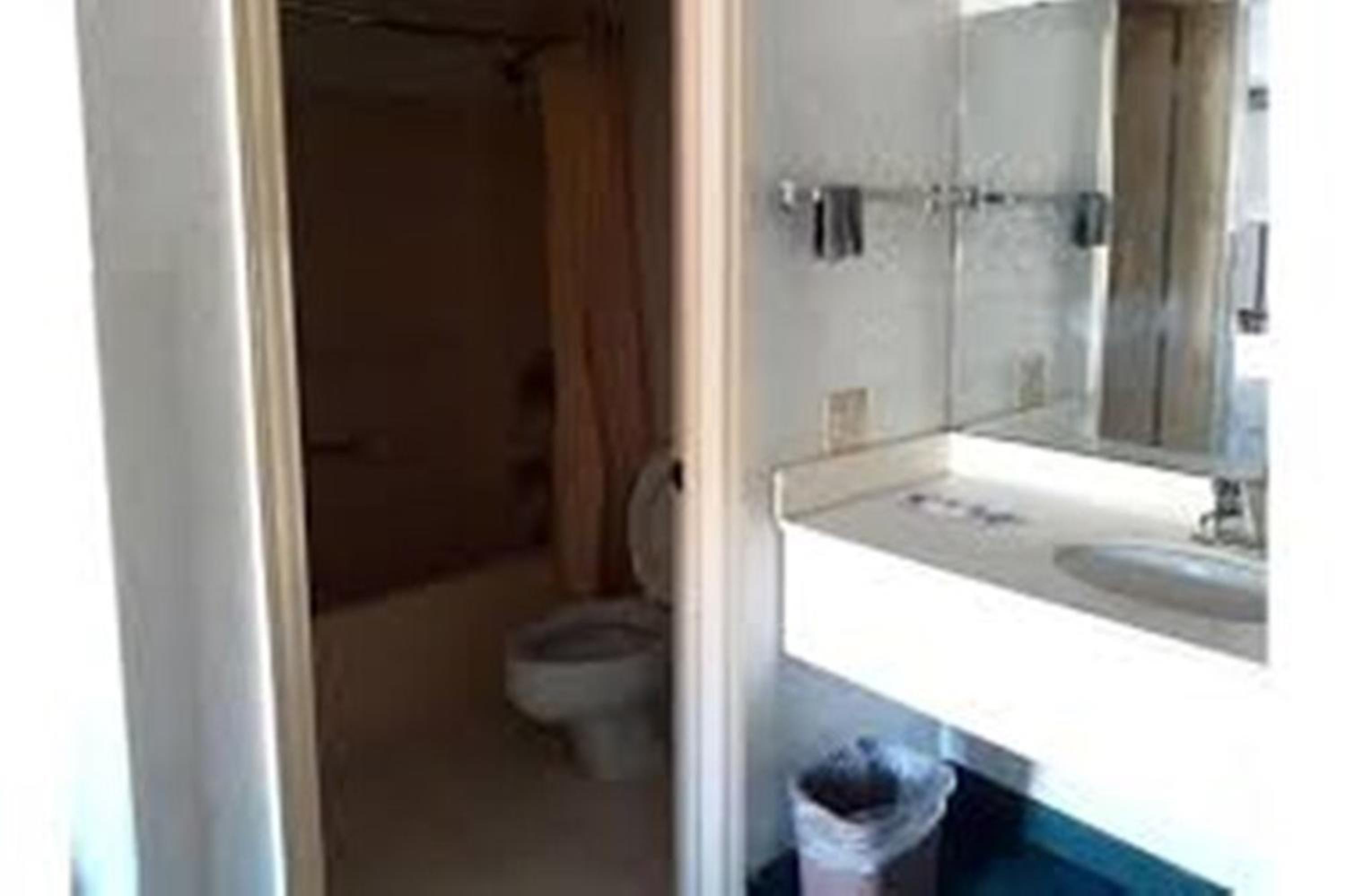 King Room - Disability Access/Non-Smoking - Photo 4