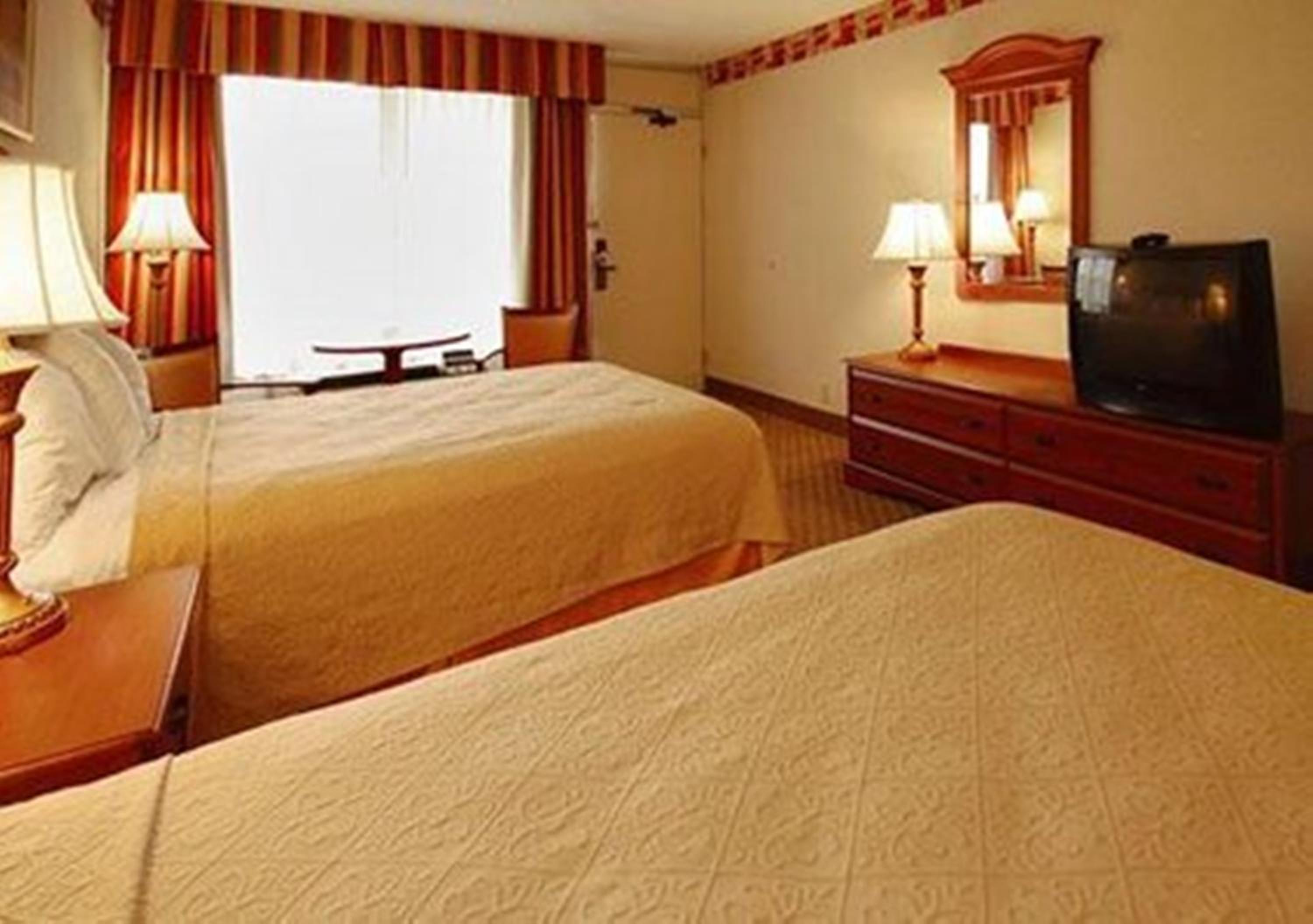 Double Room with Two Double Beds - Non-Smoking - Photo 3