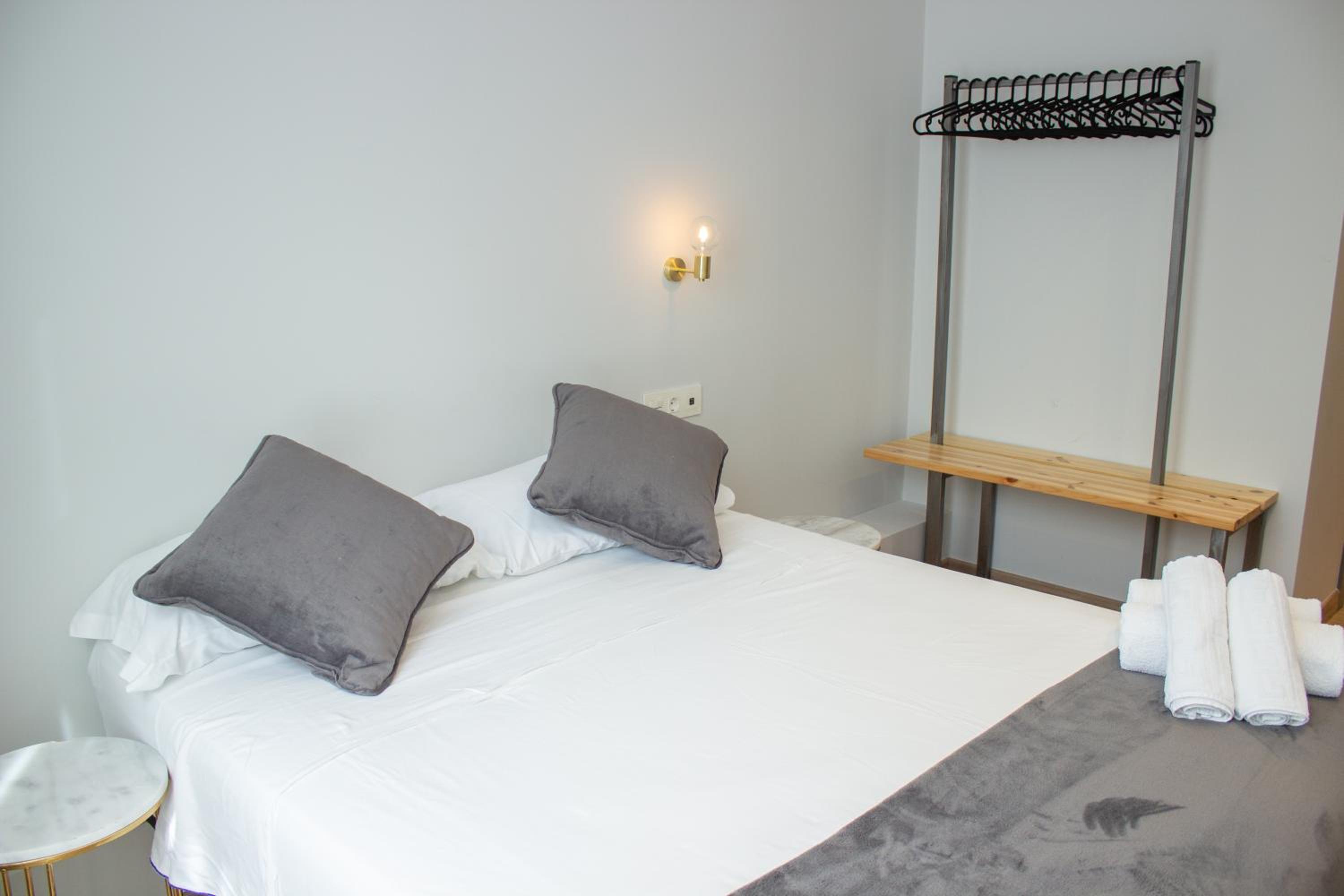 Double Room - Photo 5