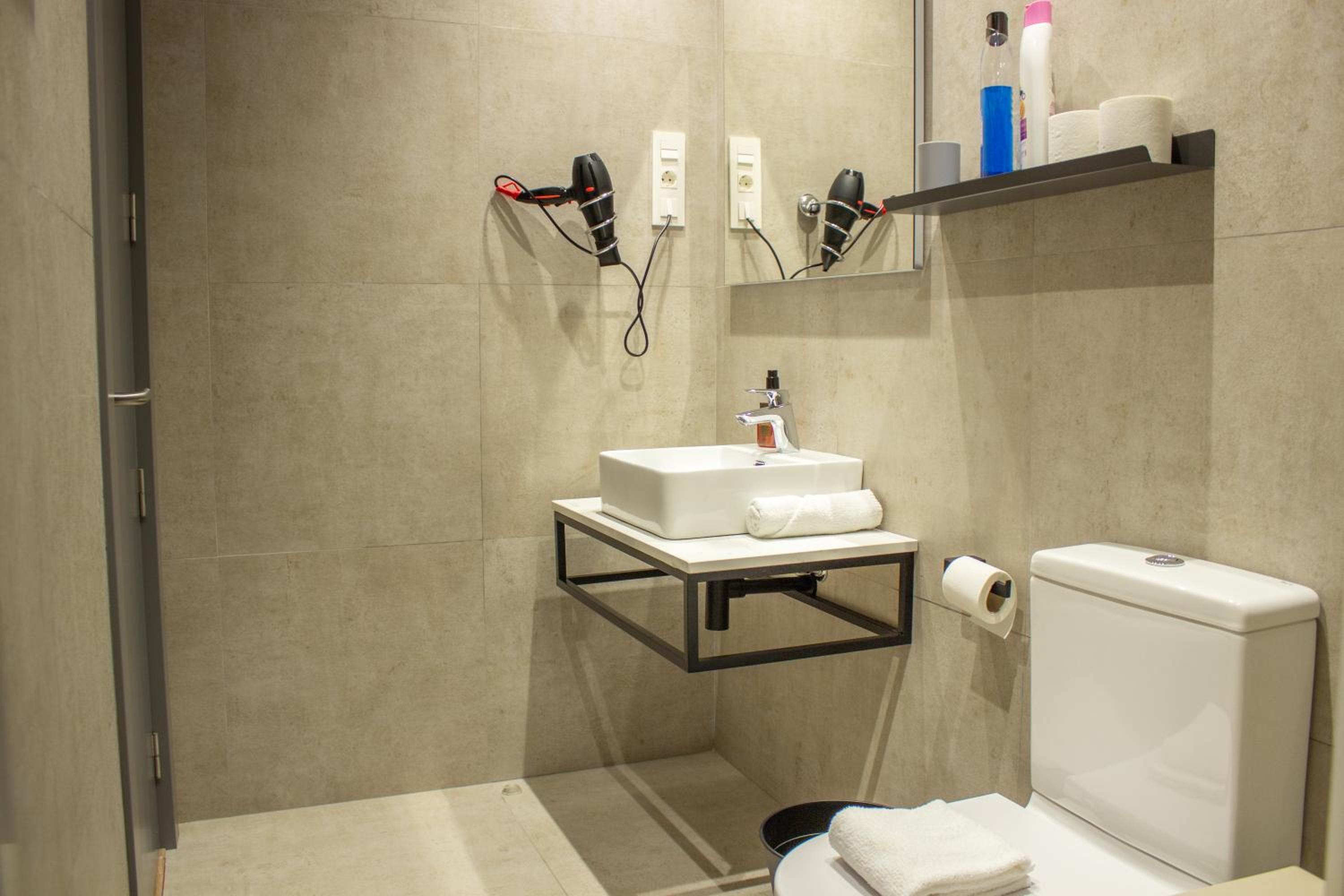 Standard Triple Room - Photo 3